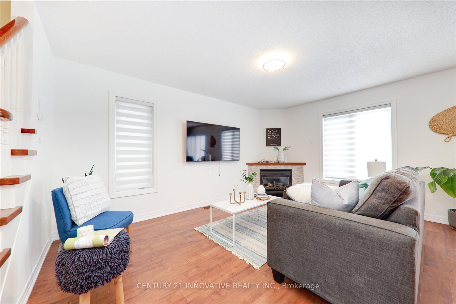 Photo 6 of 88 Donlevy Crescent, Whitby, Taunton North — HOMEH