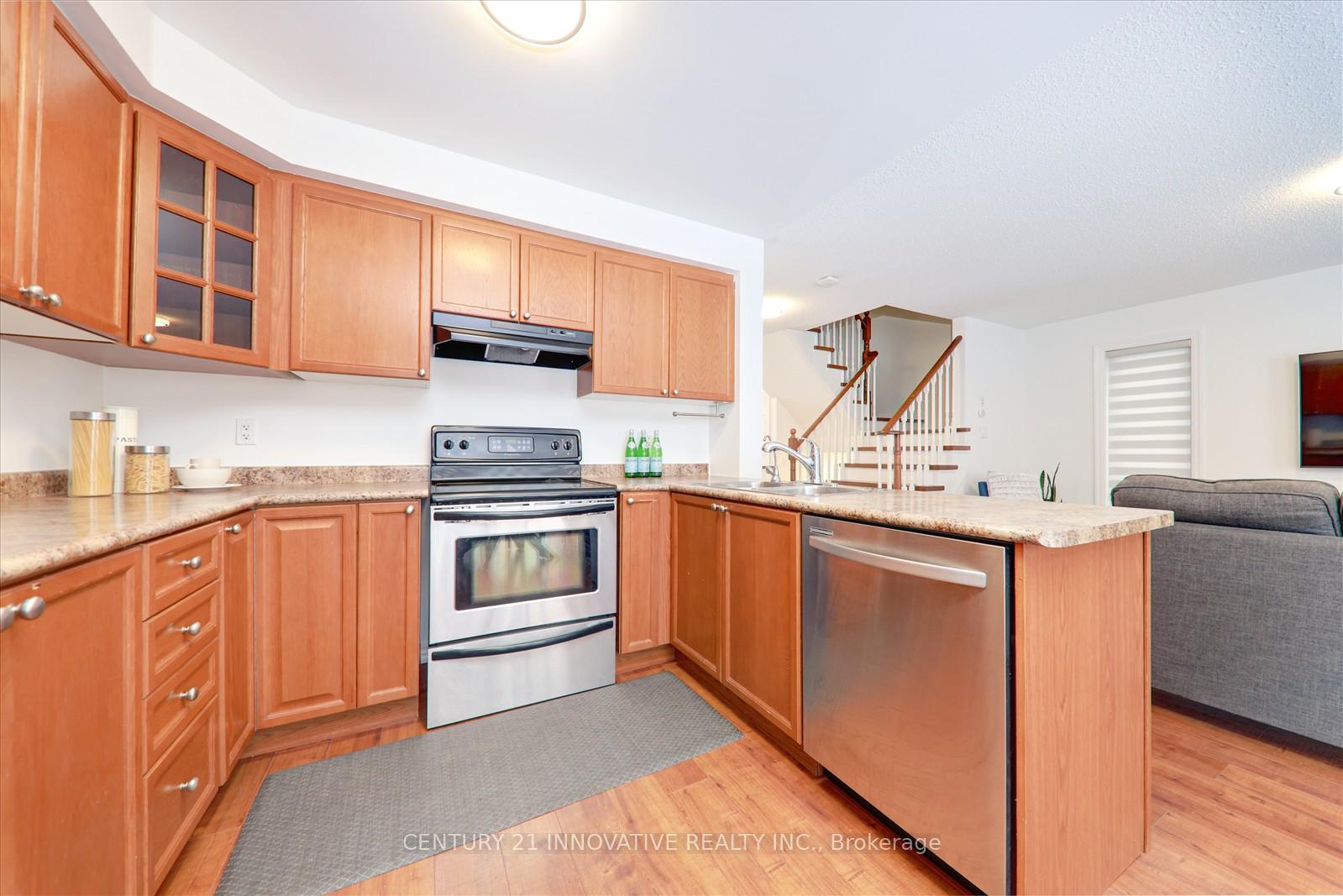 Photo 13 of 88 Donlevy Crescent, Whitby, Taunton North — HOMEH