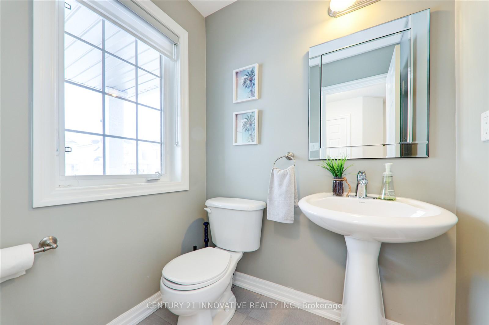 Photo 14 of 88 Donlevy Crescent, Whitby, Taunton North — HOMEH