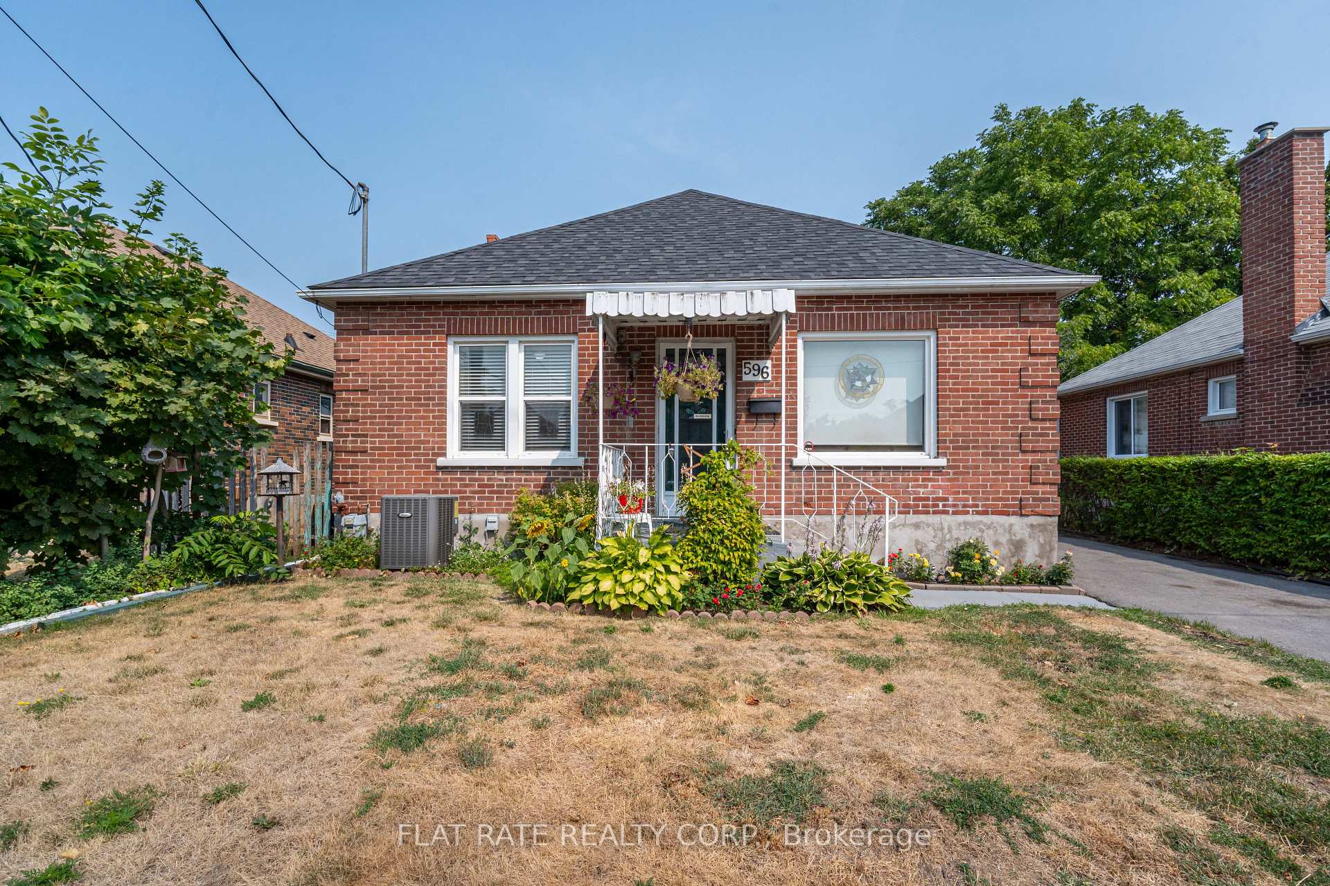 Front of 596 McCannan Avenue