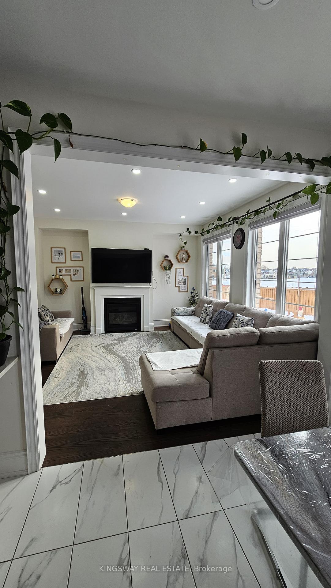 Photo 8 of 2572 Wintergrace Avenue, Oshawa, Windfields — HOMEH