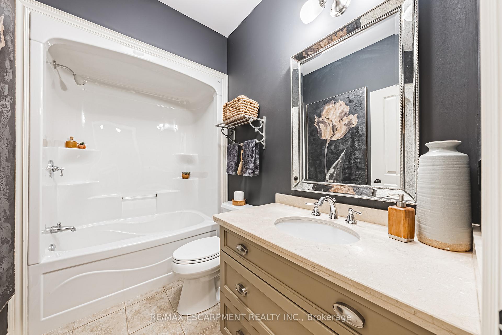 Photo 20 of 178 Brookhaven Court, Welland, West Welland — HOMEH