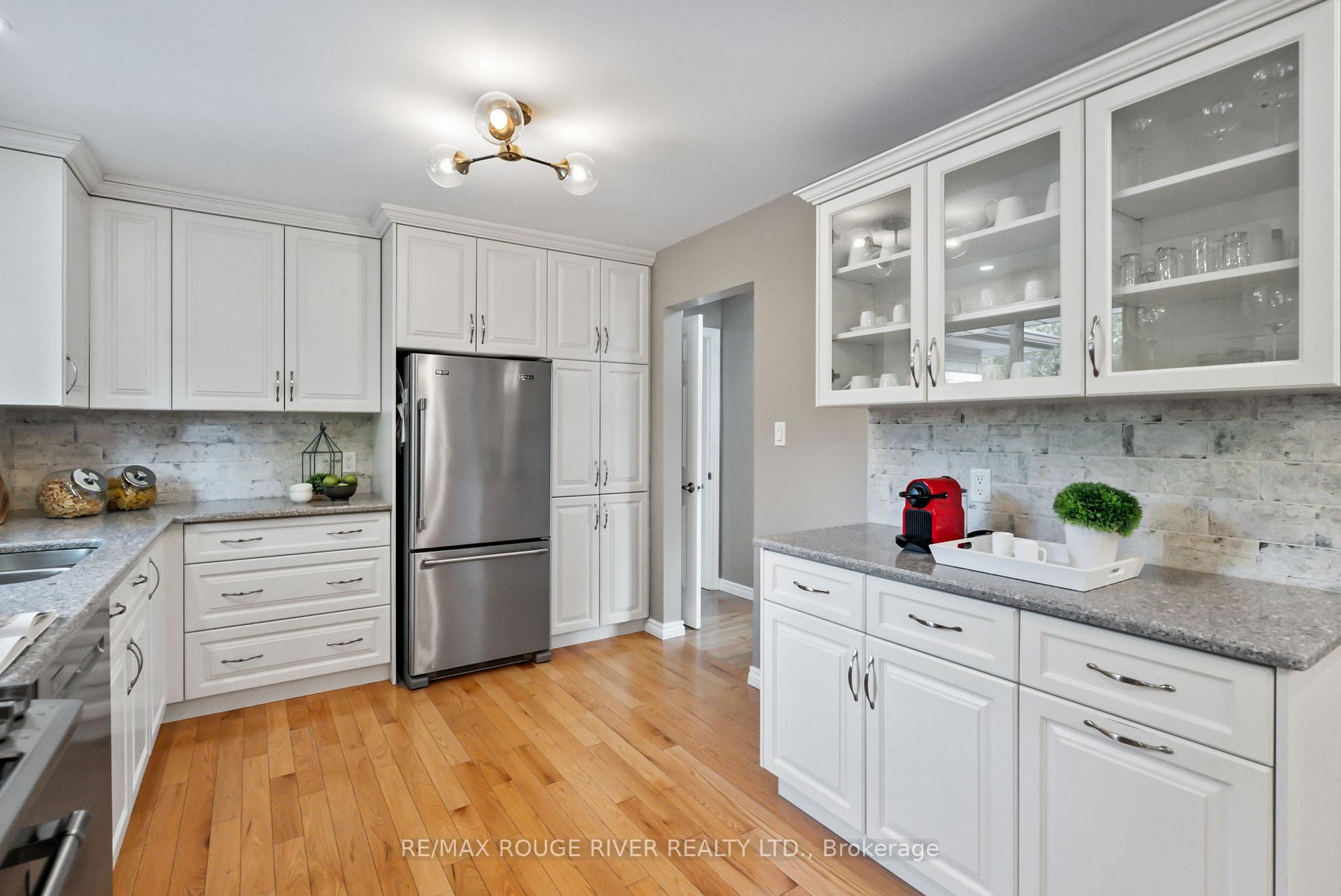 Photo 12 of 386 Hillcroft Street, Oshawa, O'Neill — HOMEH