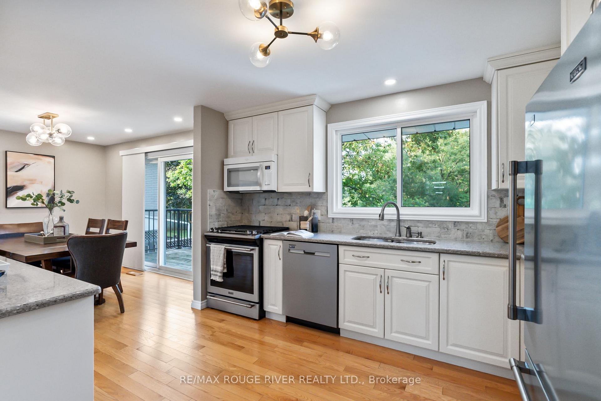 Photo 14 of 386 Hillcroft Street, Oshawa, O'Neill — HOMEH