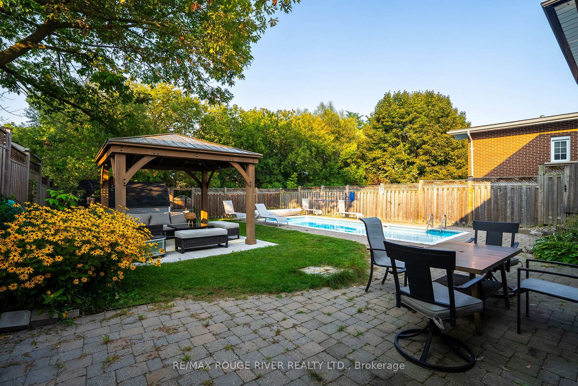 Photo 32 of 386 Hillcroft Street, Oshawa, O'Neill — HOMEH