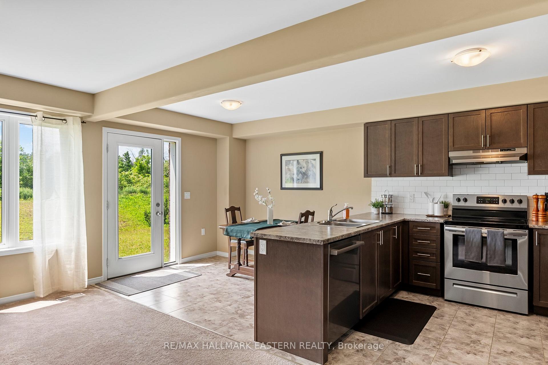Photo 6 of 1649 Hetherington Drive, Peterborough, Northcrest Ward 5 — HOMEH