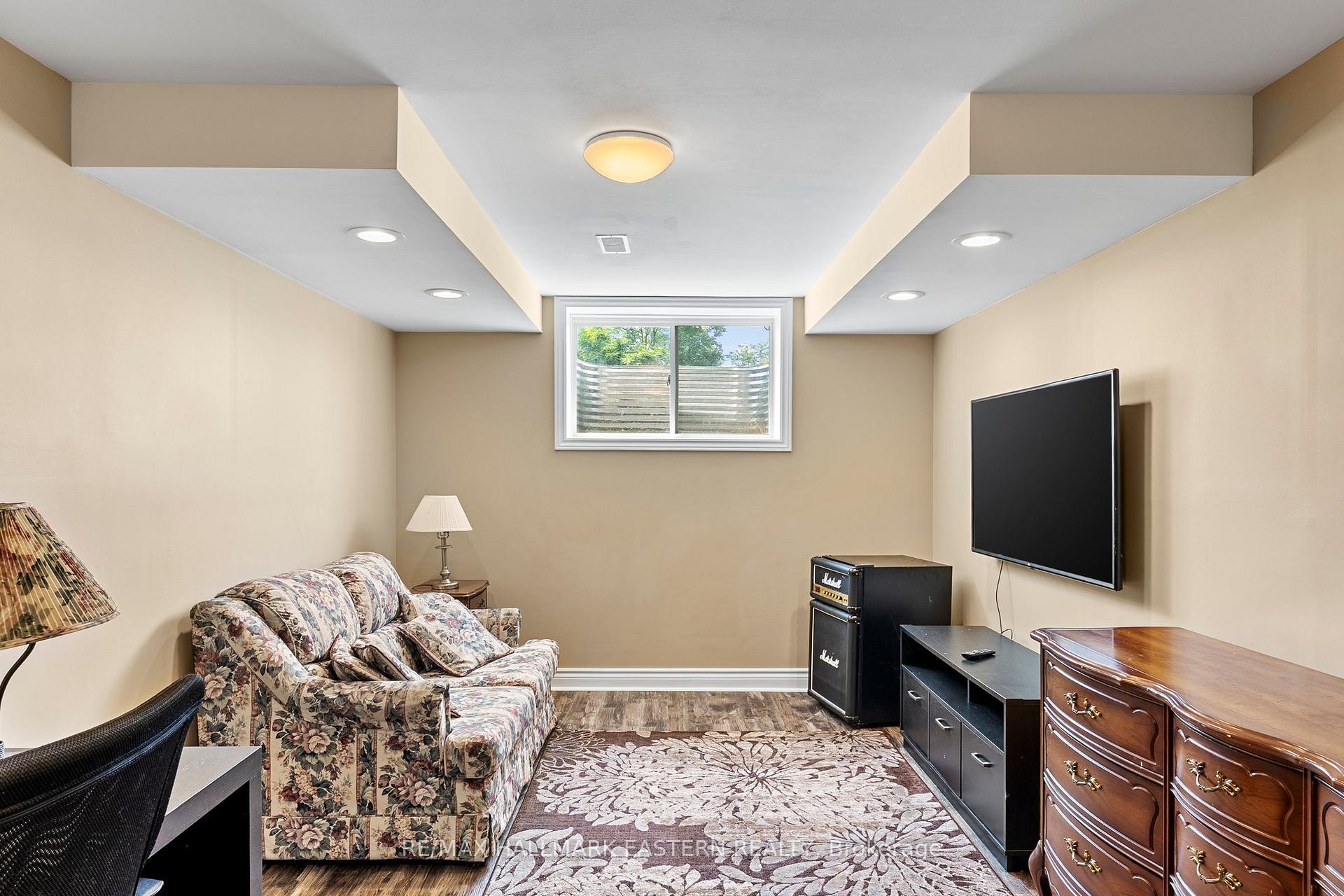 Photo 26 of 1649 Hetherington Drive, Peterborough, Northcrest Ward 5 — HOMEH
