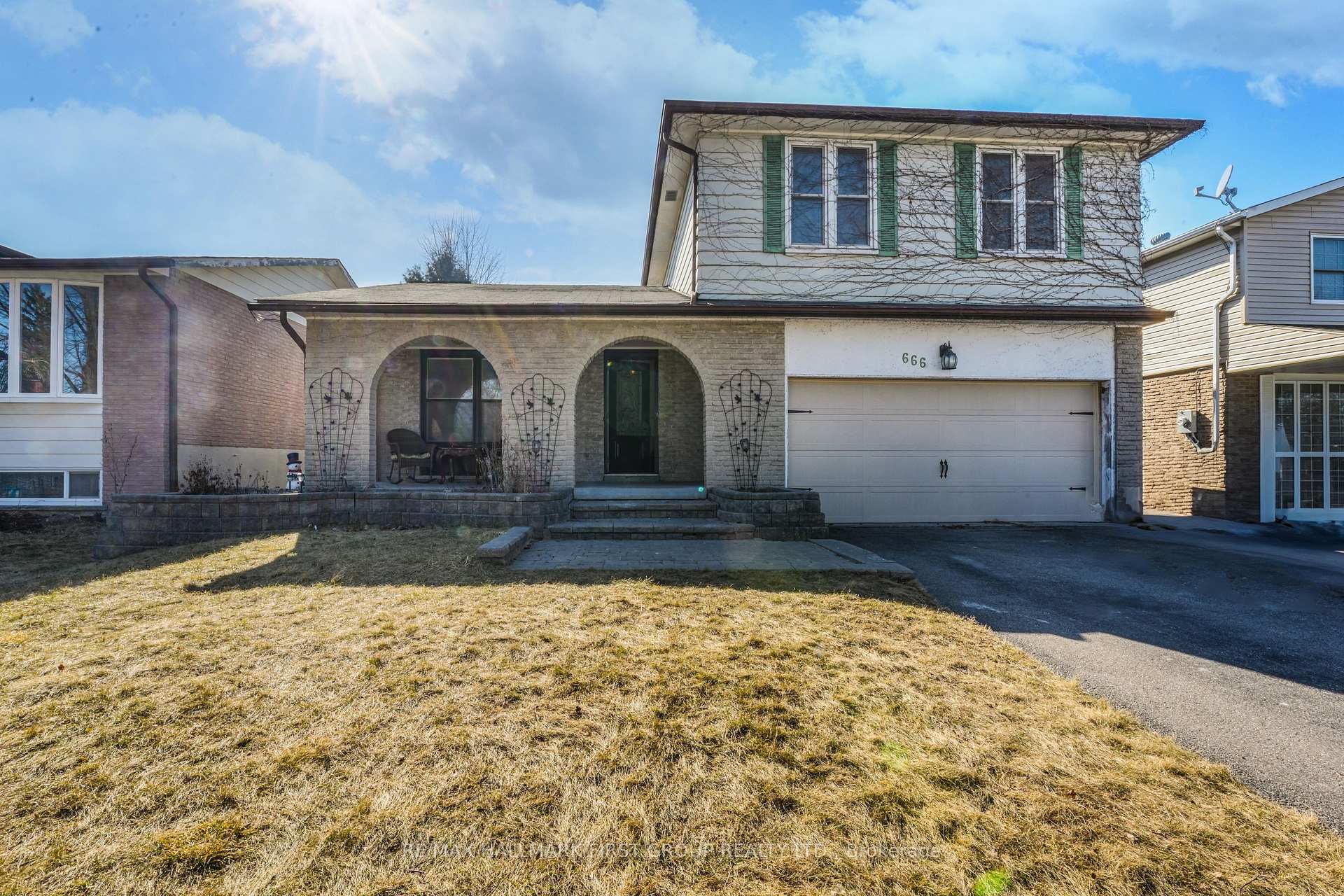 Front of 666 Antigua Crescent