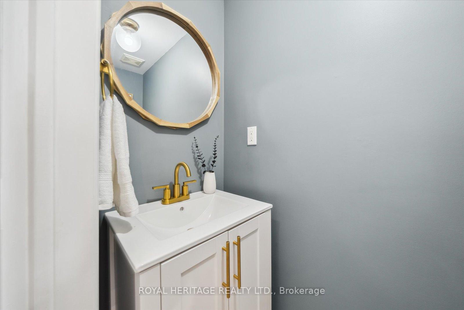 Photo 29 of 64 Zachary Place, Whitby, Brooklin — HOMEH