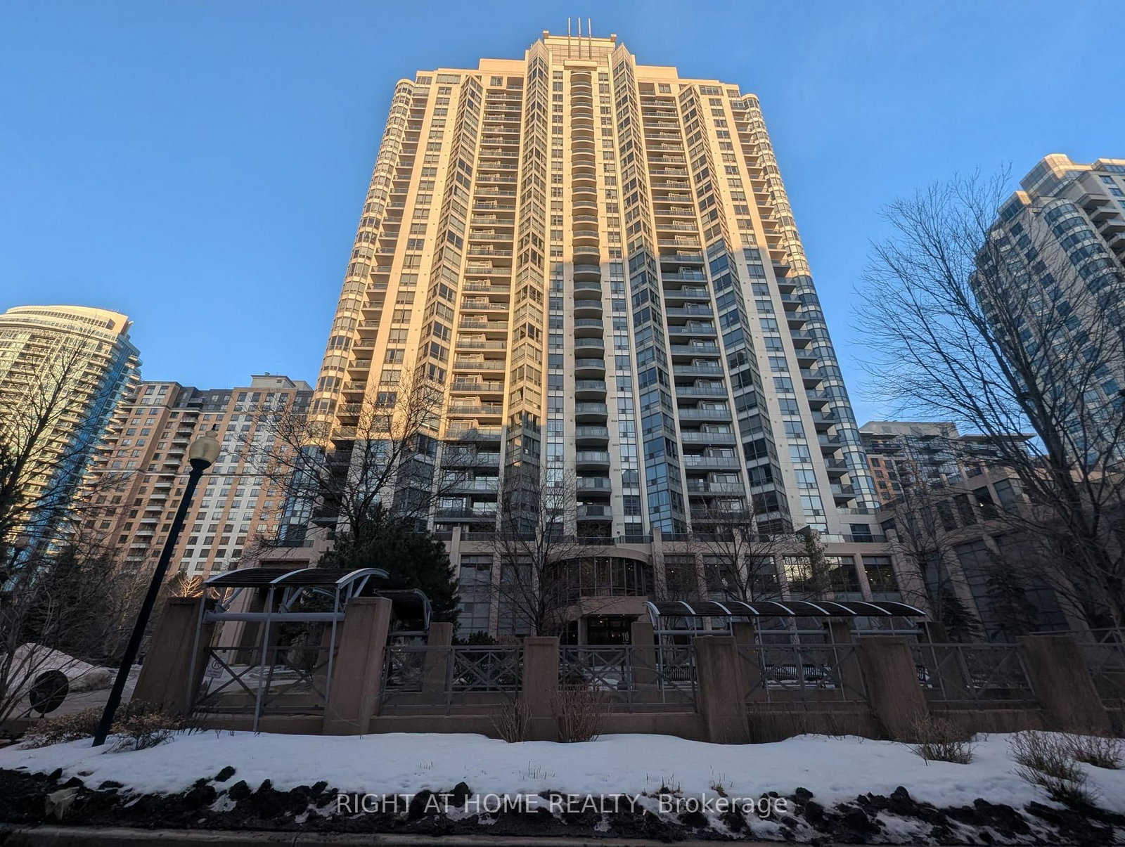 Photo 1 of Unit 1103, 10 Northtown Way E, North York, Willowdale East — HOMEH