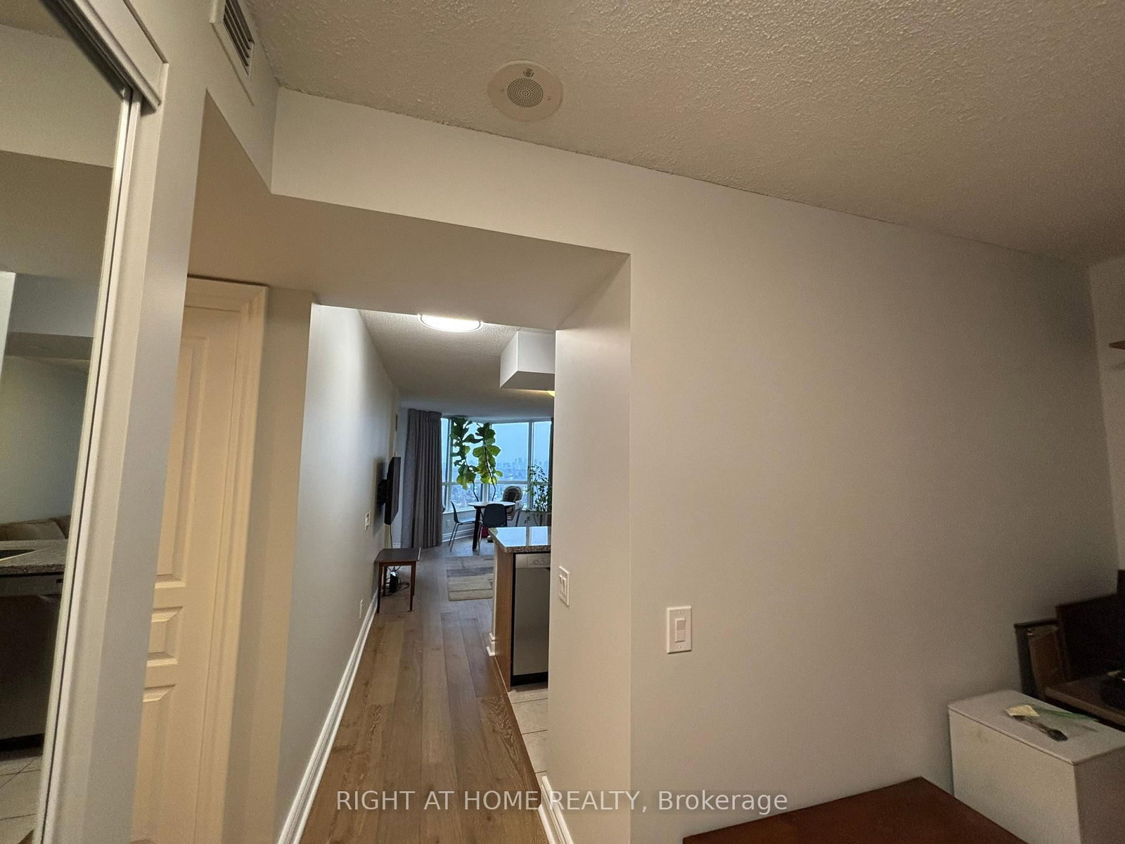 Photo 6 of Unit 1103, 10 Northtown Way E, North York, Willowdale East — HOMEH