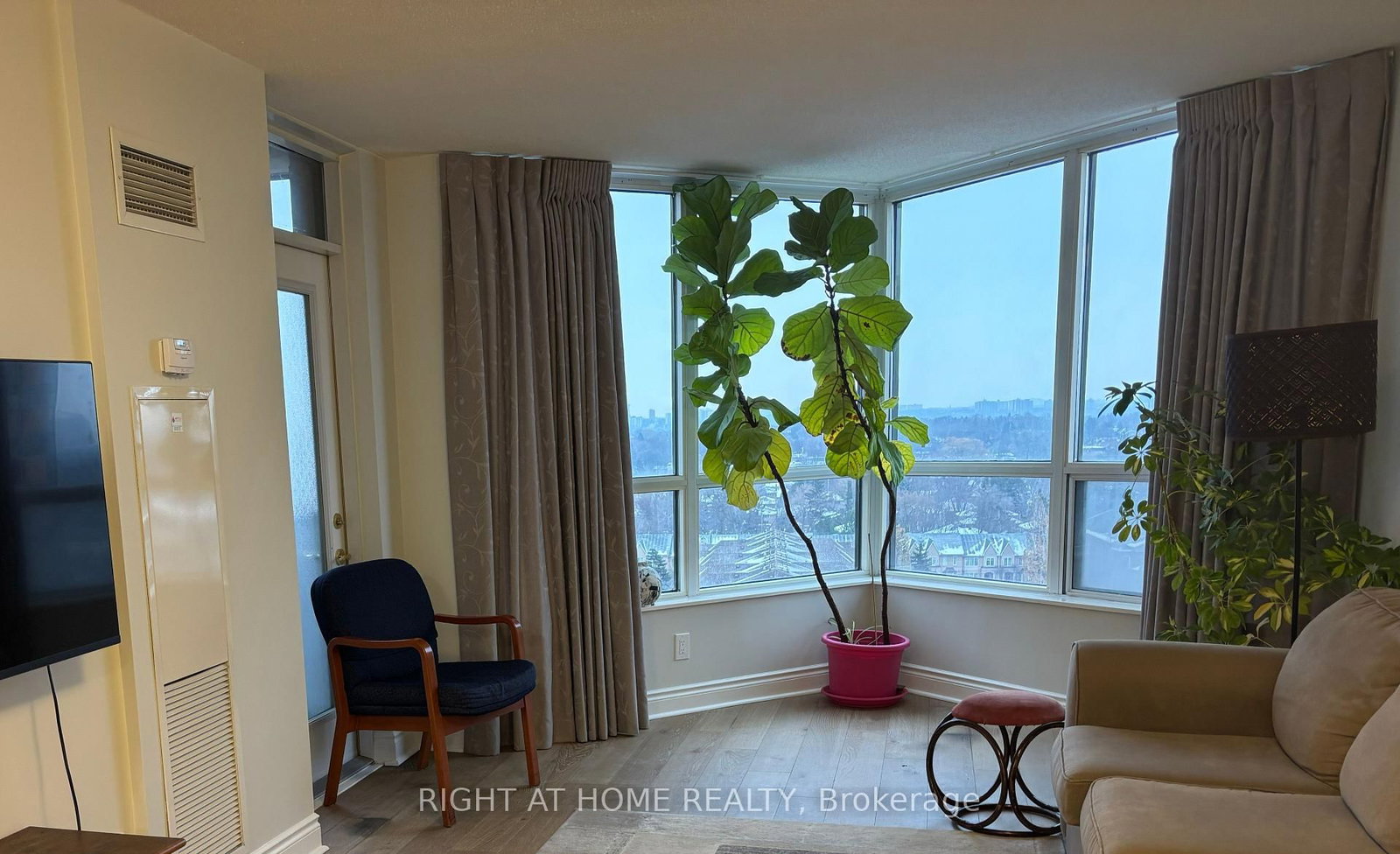 Photo 10 of Unit 1103, 10 Northtown Way E, North York, Willowdale East — HOMEH