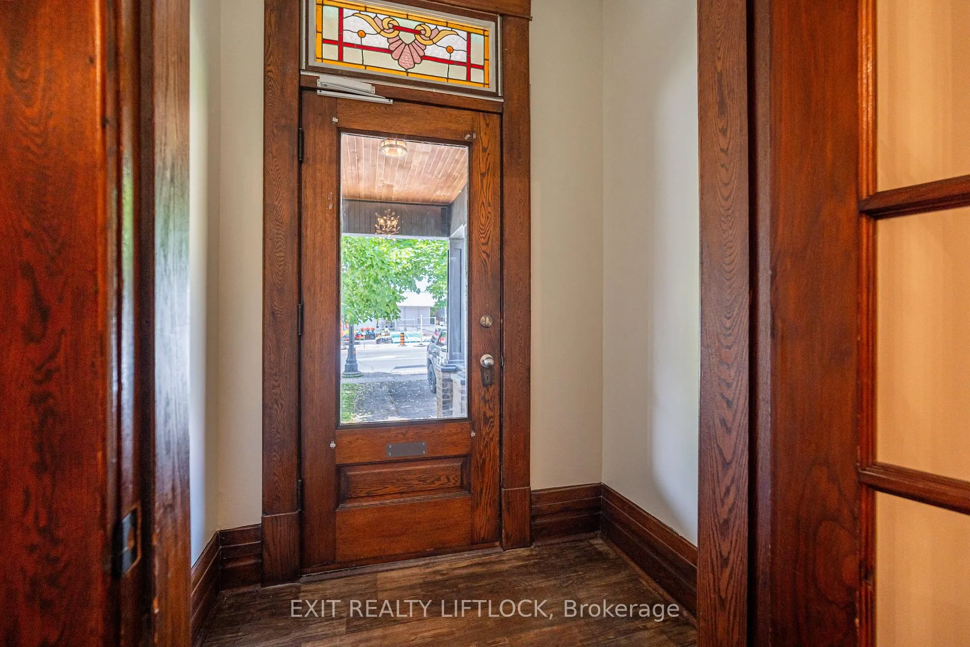 Photo 3 of 141 Hunter Street E, Peterborough, Ashburnham Ward 4 — HOMEH
