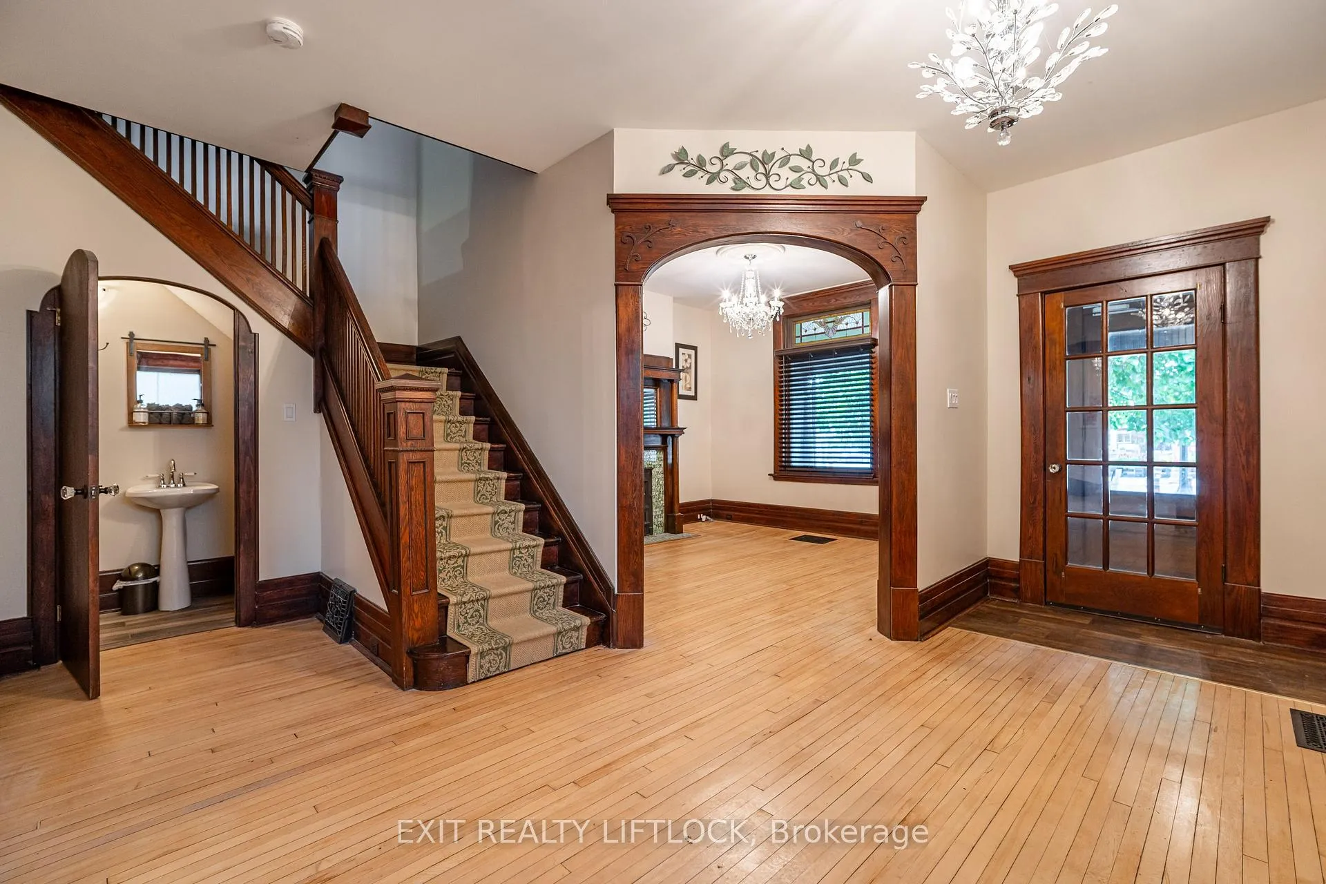 Photo 4 of 141 Hunter Street E, Peterborough, Ashburnham Ward 4 — HOMEH