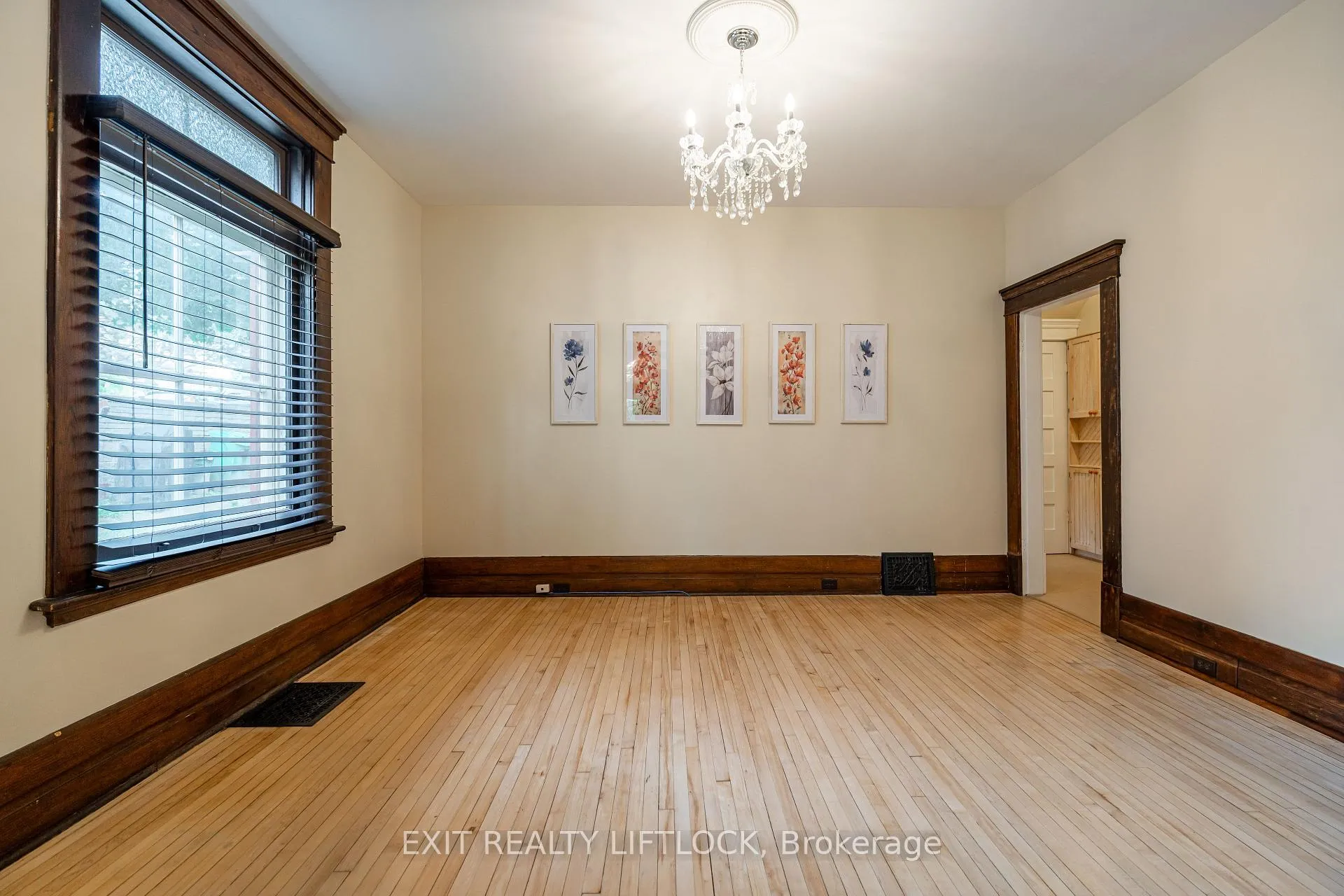 Photo 8 of 141 Hunter Street E, Peterborough, Ashburnham Ward 4 — HOMEH