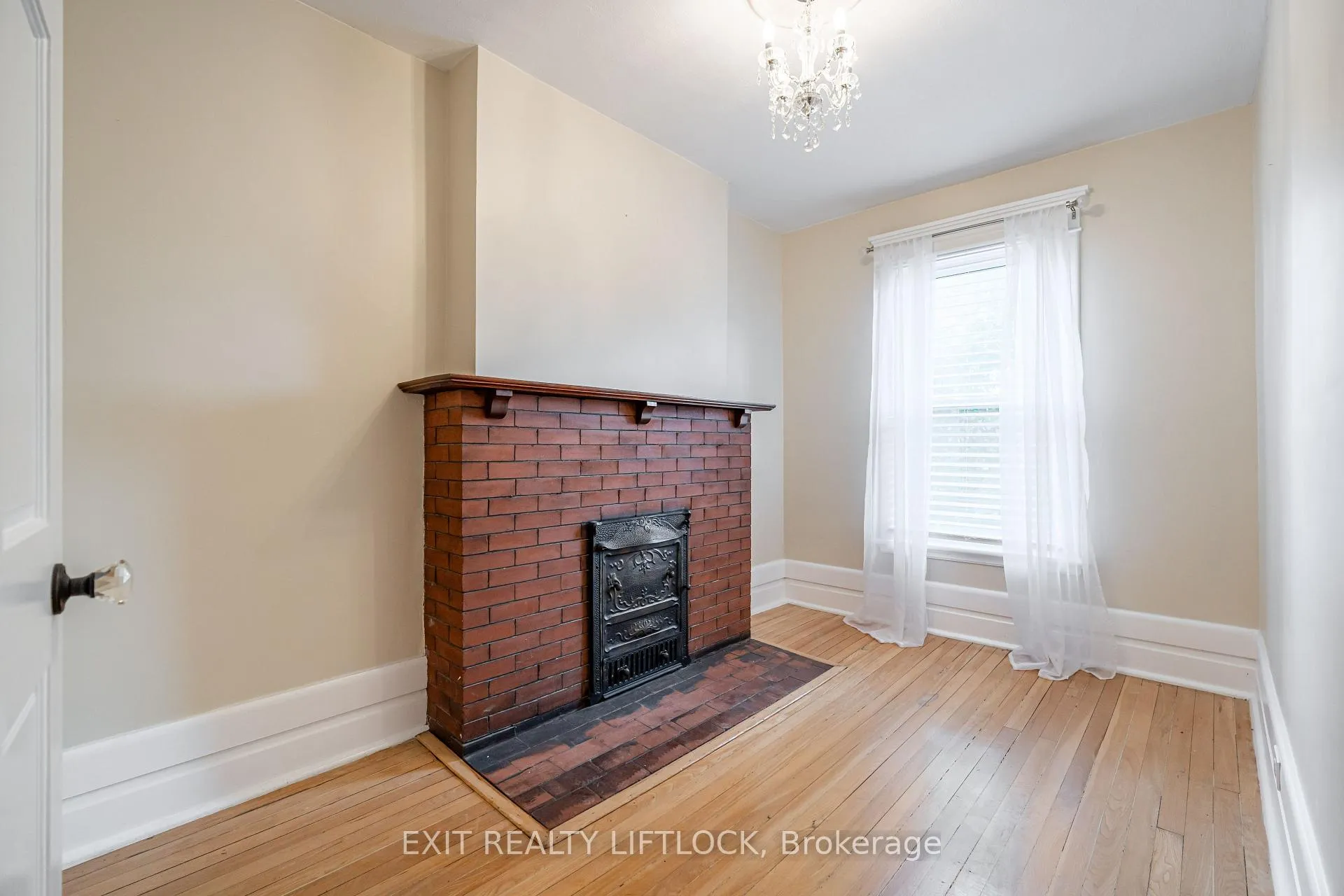 Photo 15 of 141 Hunter Street E, Peterborough, Ashburnham Ward 4 — HOMEH