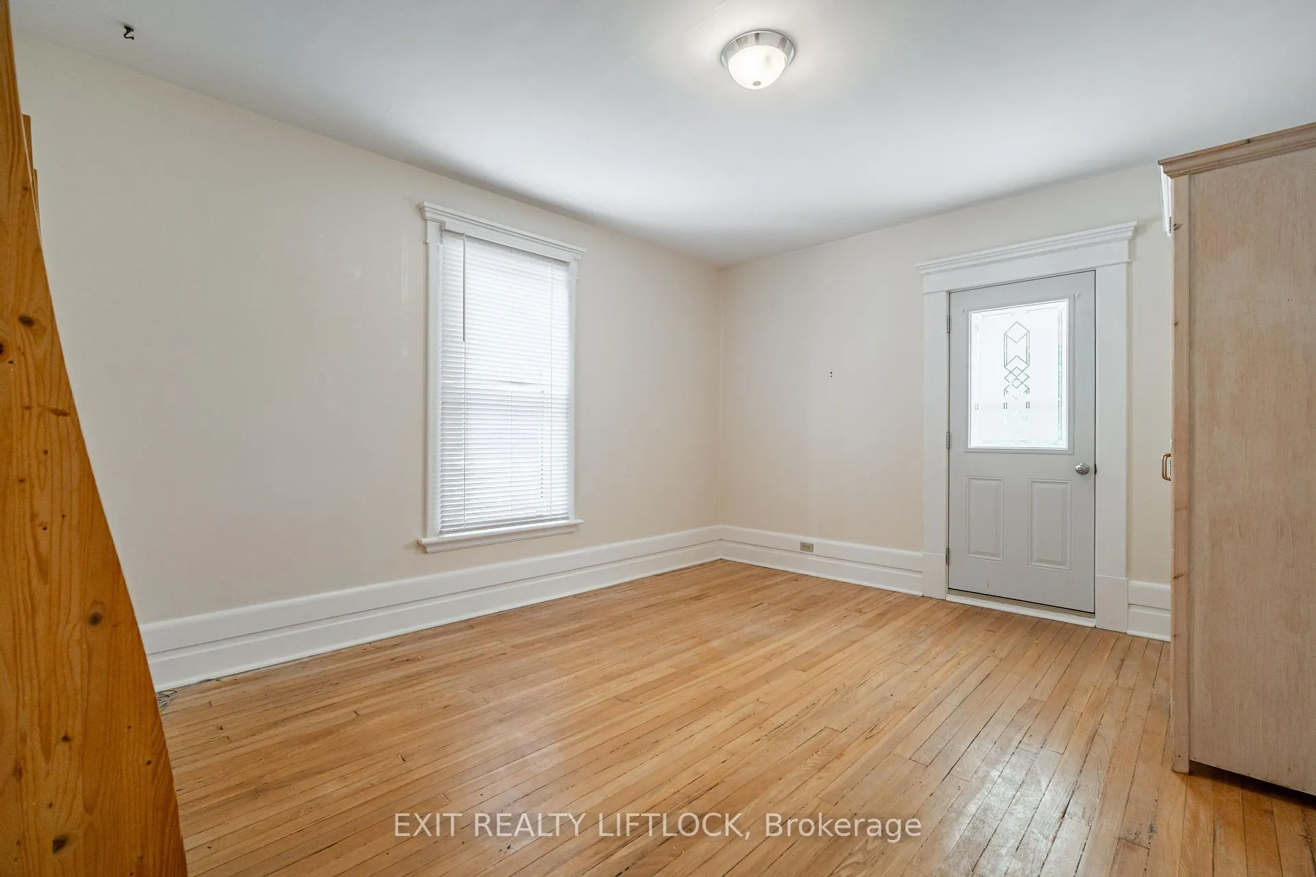 Photo 17 of 141 Hunter Street E, Peterborough, Ashburnham Ward 4 — HOMEH