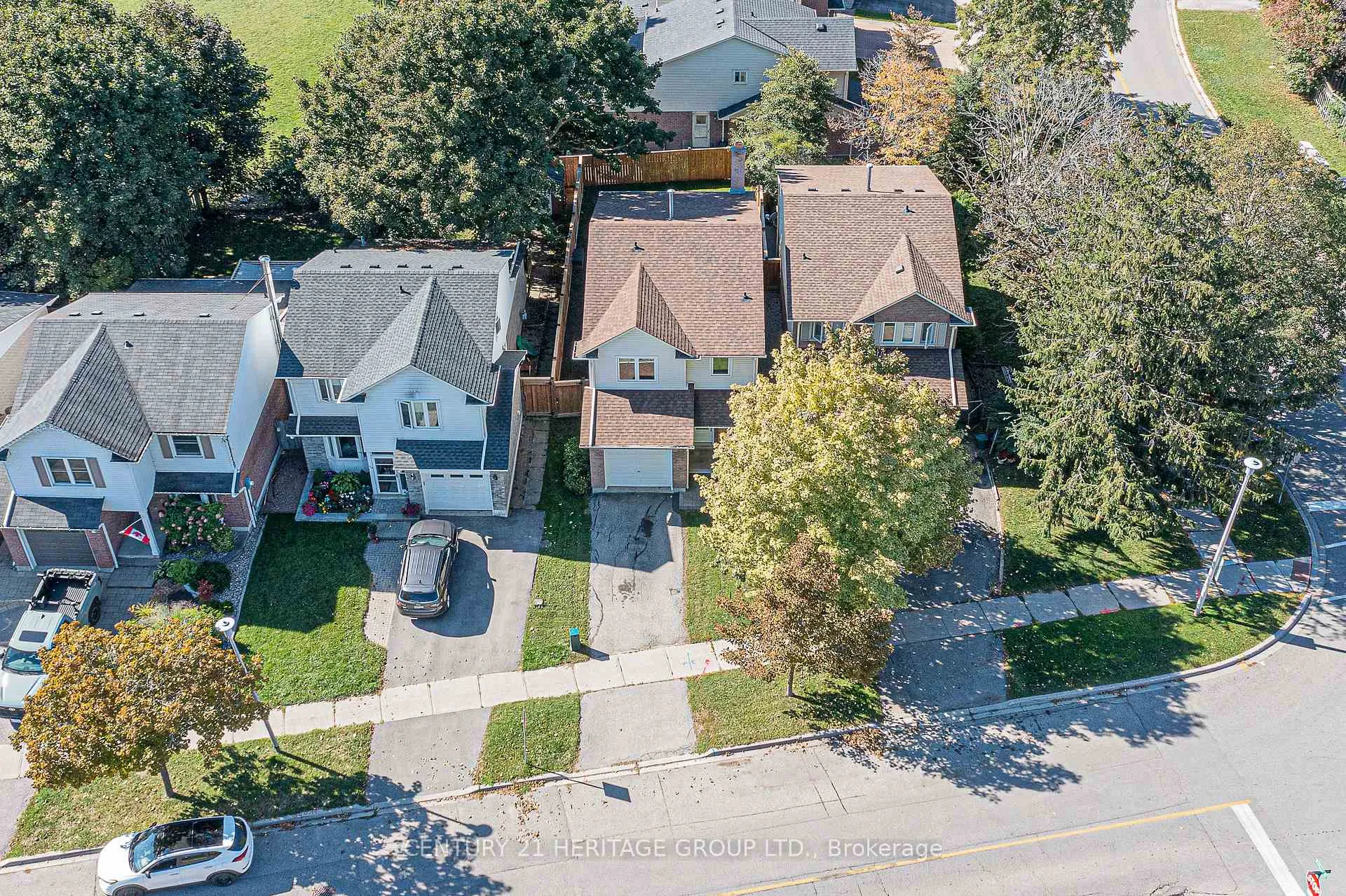 Photo 3 of 134 Walton Drive, Aurora, Aurora Village — HOMEH