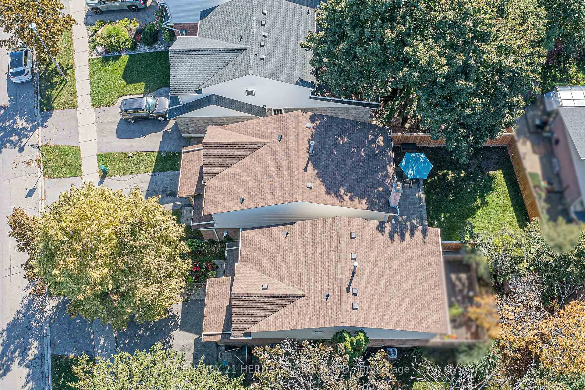 Photo 6 of 134 Walton Drive, Aurora, Aurora Village — HOMEH