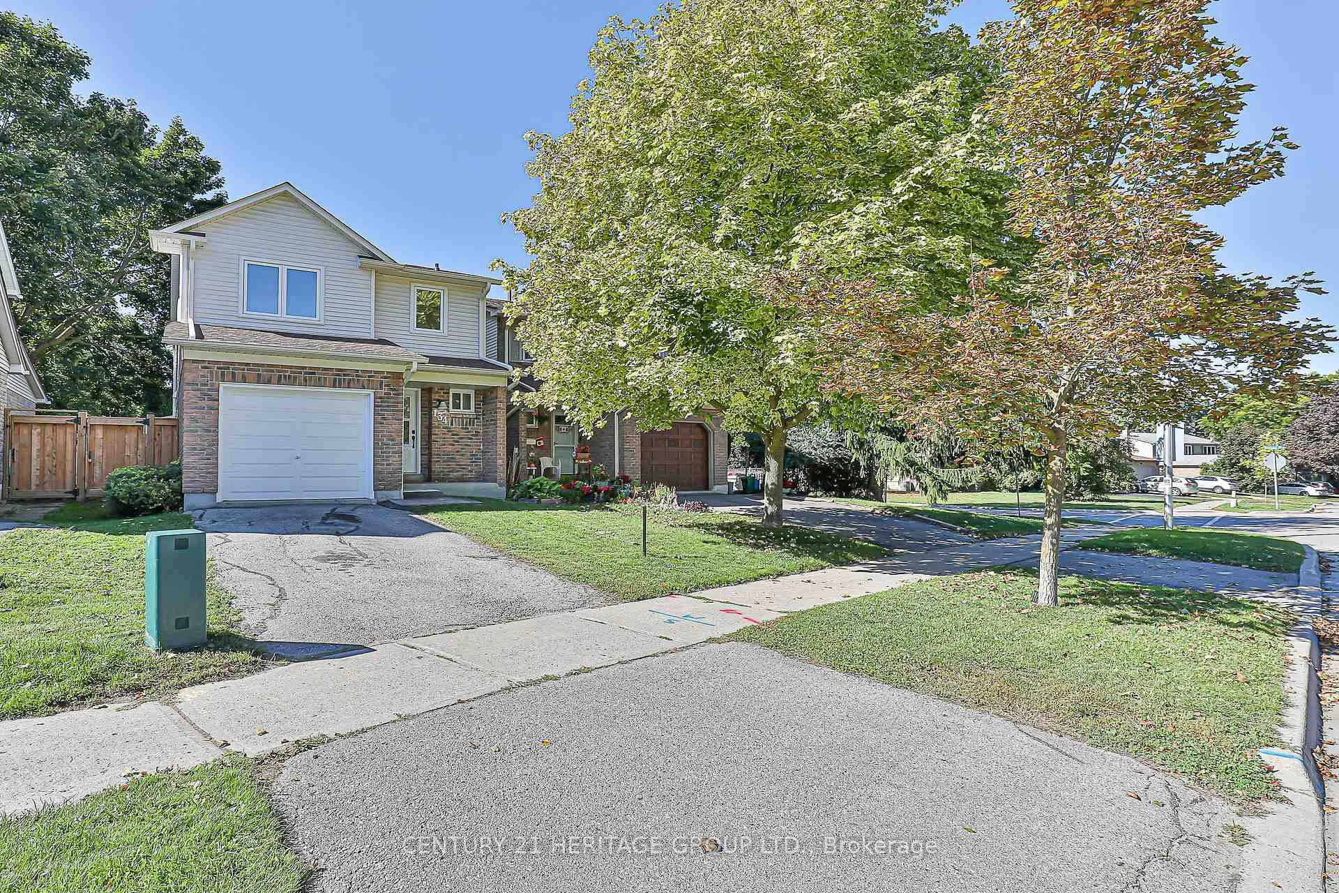 Photo 11 of 134 Walton Drive, Aurora, Aurora Village — HOMEH