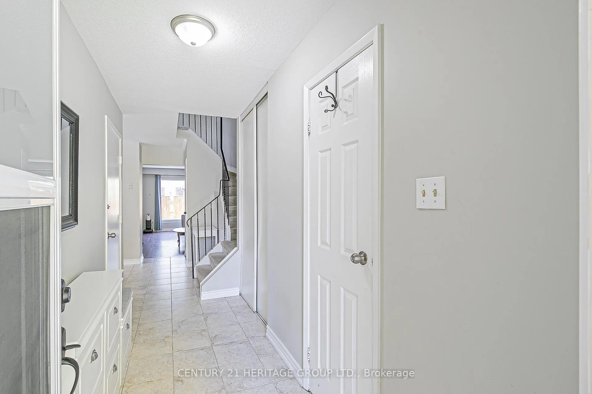 Photo 18 of 134 Walton Drive, Aurora, Aurora Village — HOMEH