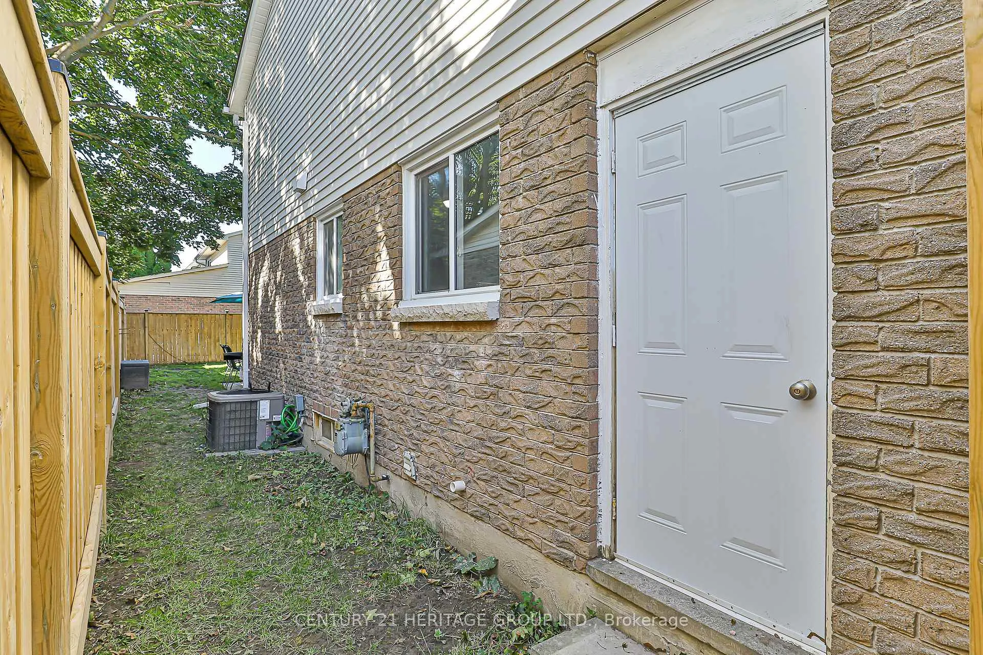 Photo 78 of 134 Walton Drive, Aurora, Aurora Village — HOMEH