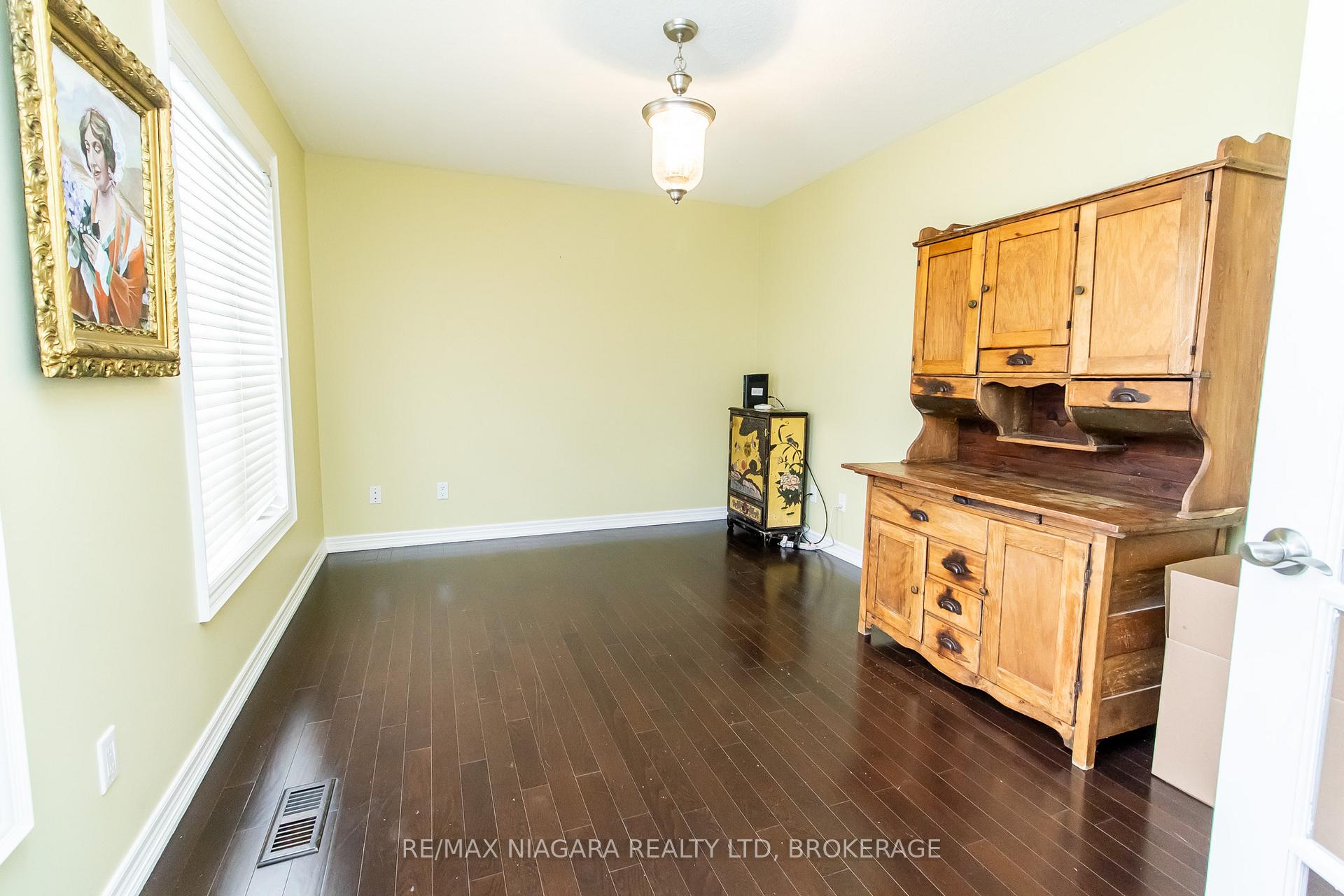 Photo 6 of 59 Thorold Road E, Welland, Prince Charles — HOMEH