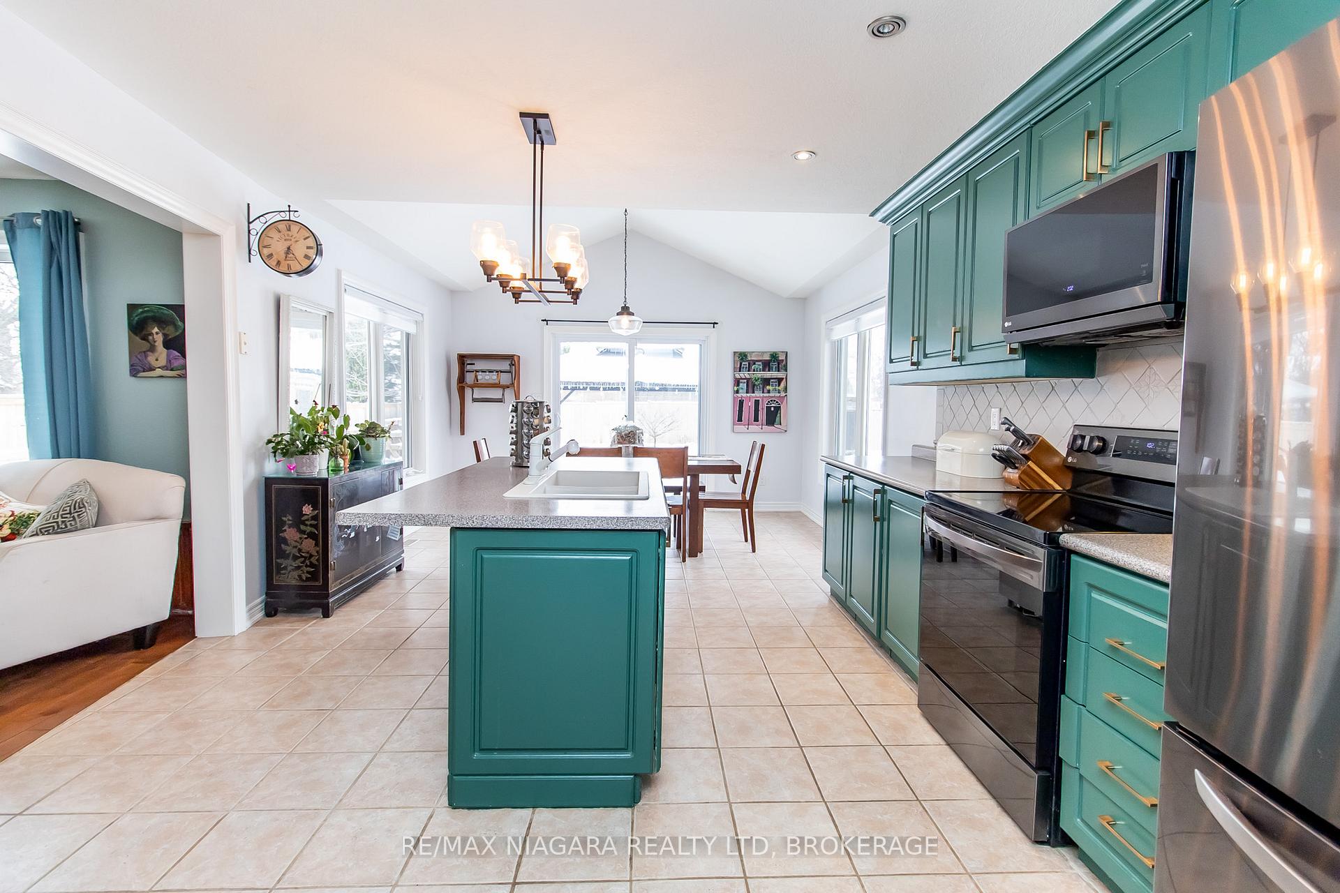 Photo 7 of 59 Thorold Road E, Welland, Prince Charles — HOMEH