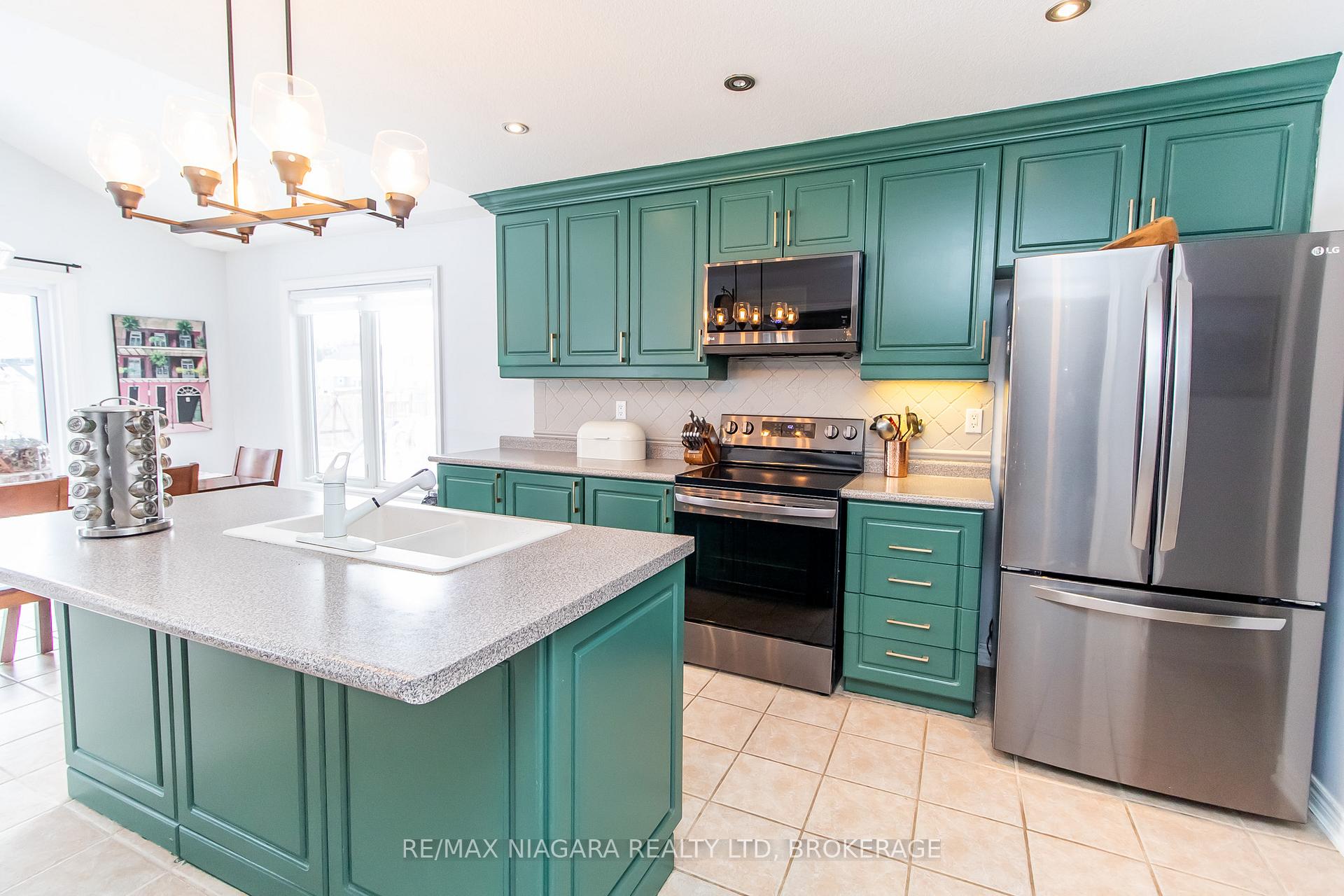 Photo 8 of 59 Thorold Road E, Welland, Prince Charles — HOMEH