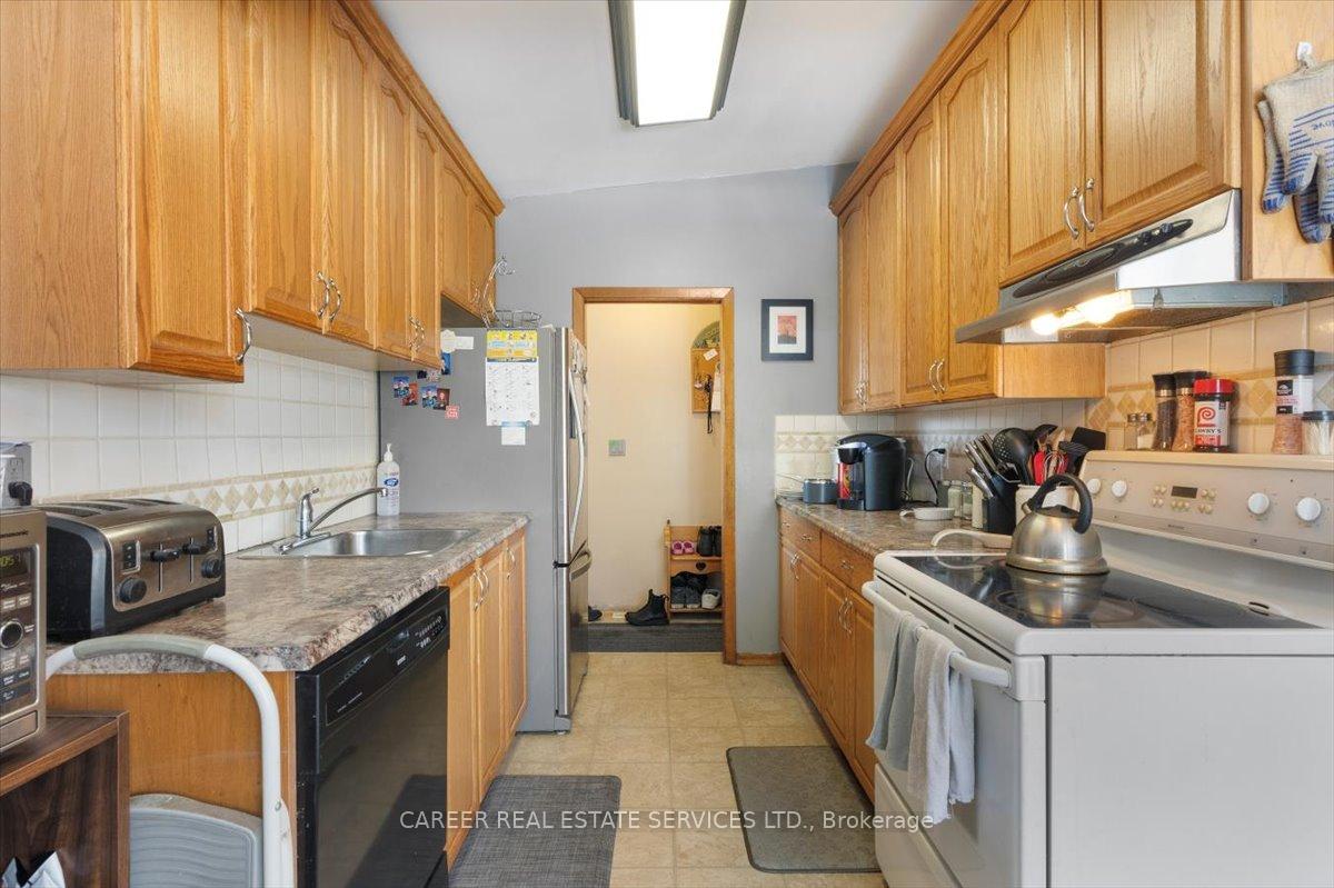 Photo 8 of 593 Central Park Boulevard N, Oshawa, O'Neill — HOMEH