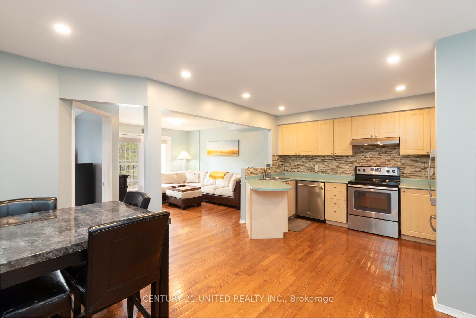 Photo 8 of 1301 Eagle Crescent, Peterborough, Monaghan Ward 2 — HOMEH