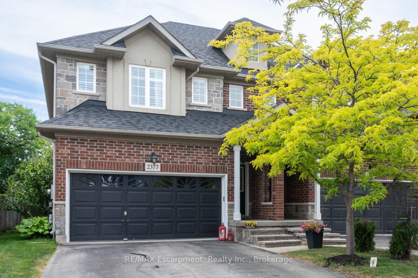 Front of 2377 Stone Glen Crescent