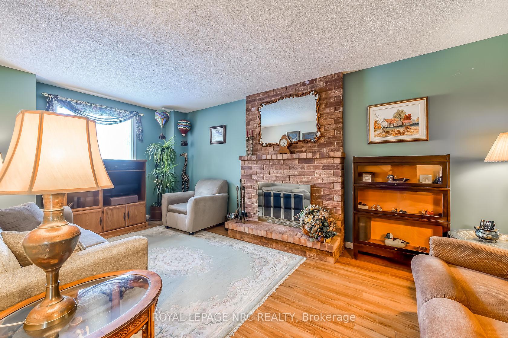 Photo 9 of 143 Briarsdale Crescent, Welland, N. Welland — HOMEH