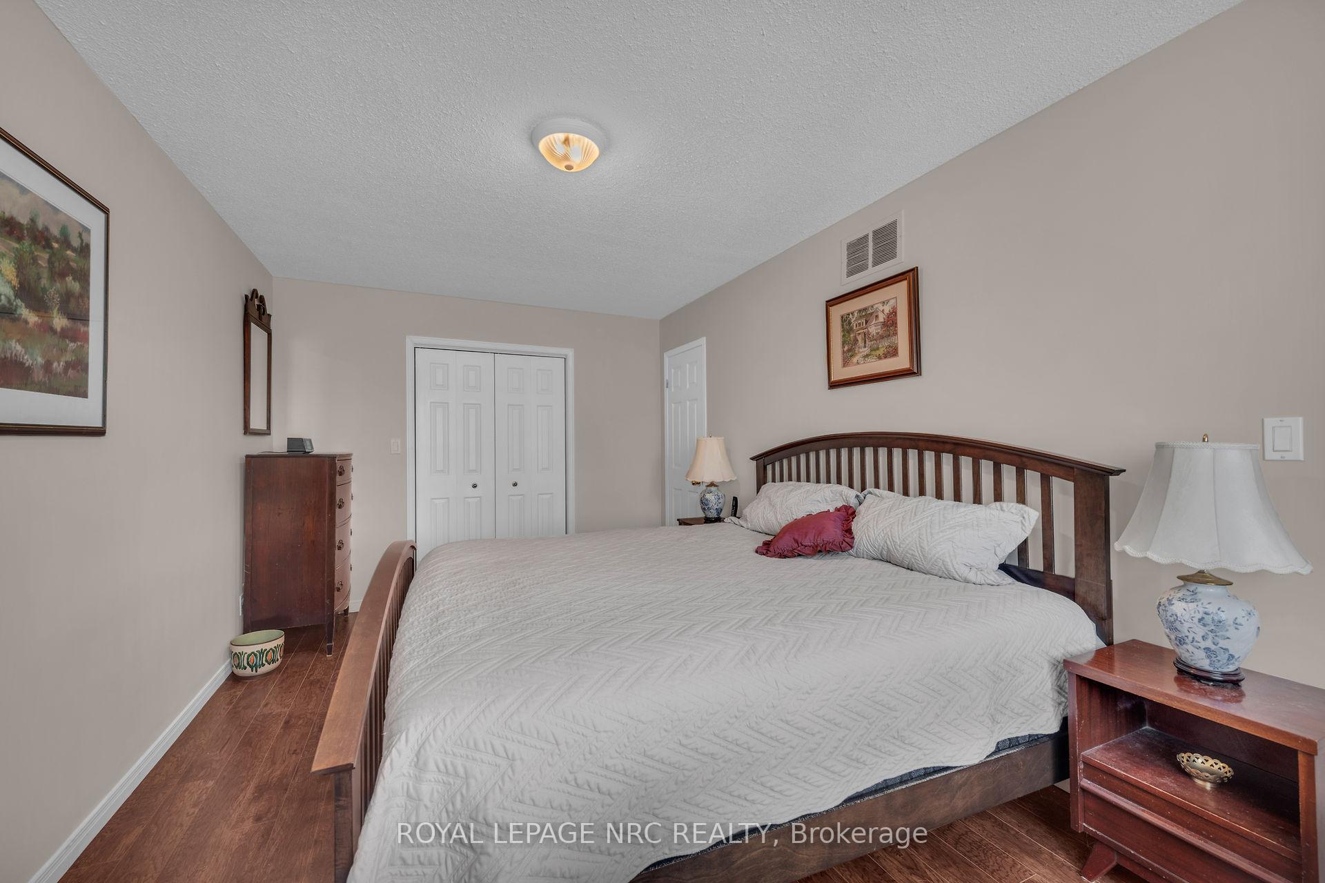 Photo 16 of 143 Briarsdale Crescent, Welland, N. Welland — HOMEH