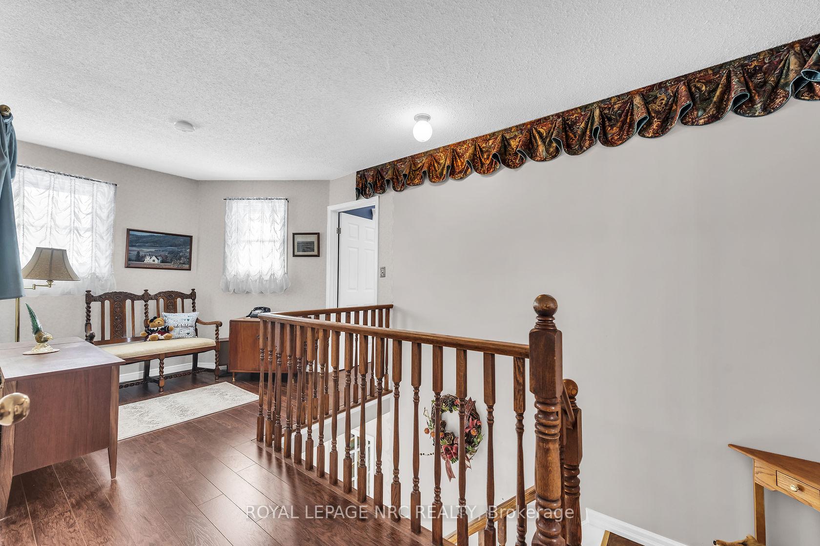 Photo 17 of 143 Briarsdale Crescent, Welland, N. Welland — HOMEH