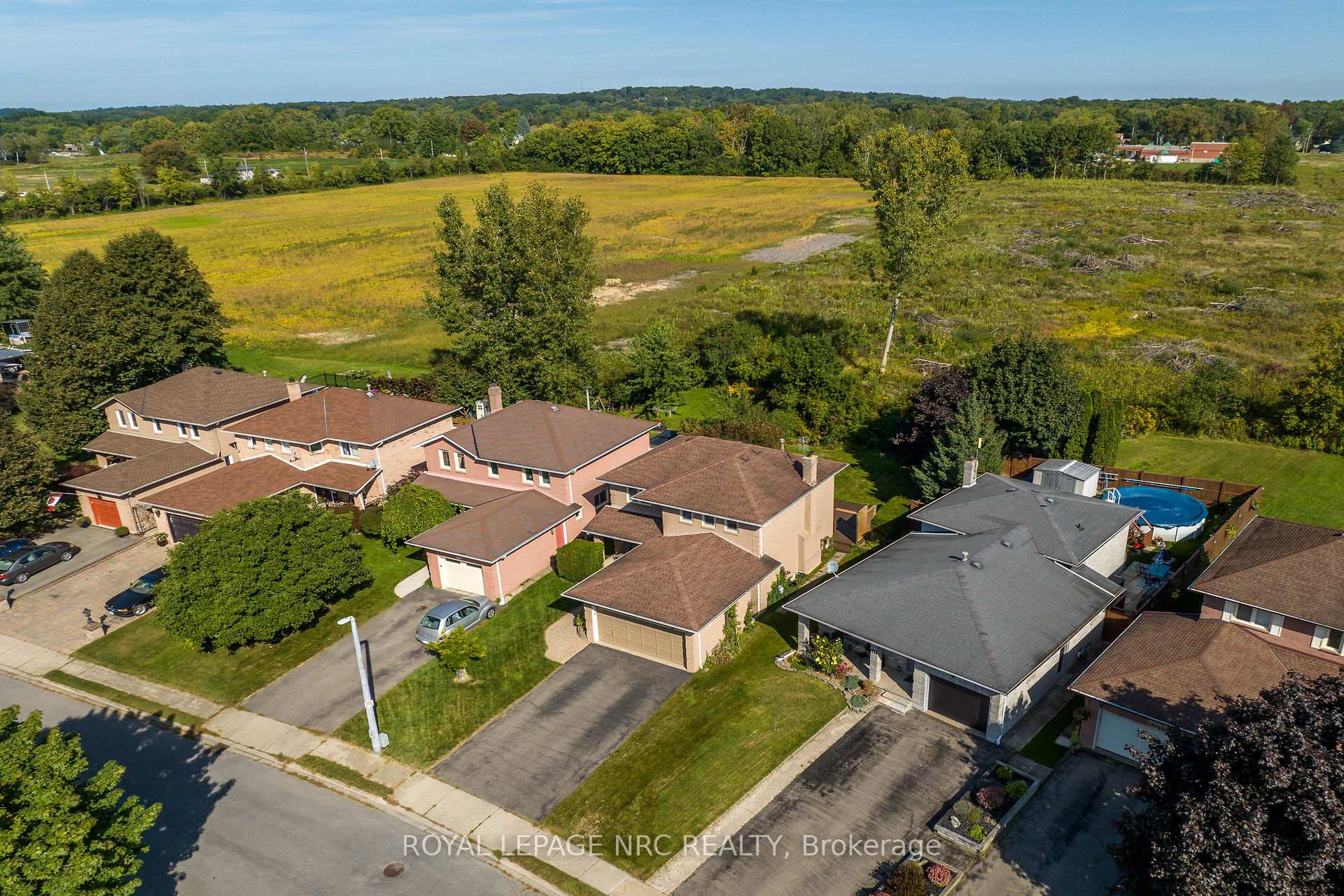Photo 23 of 143 Briarsdale Crescent, Welland, N. Welland — HOMEH