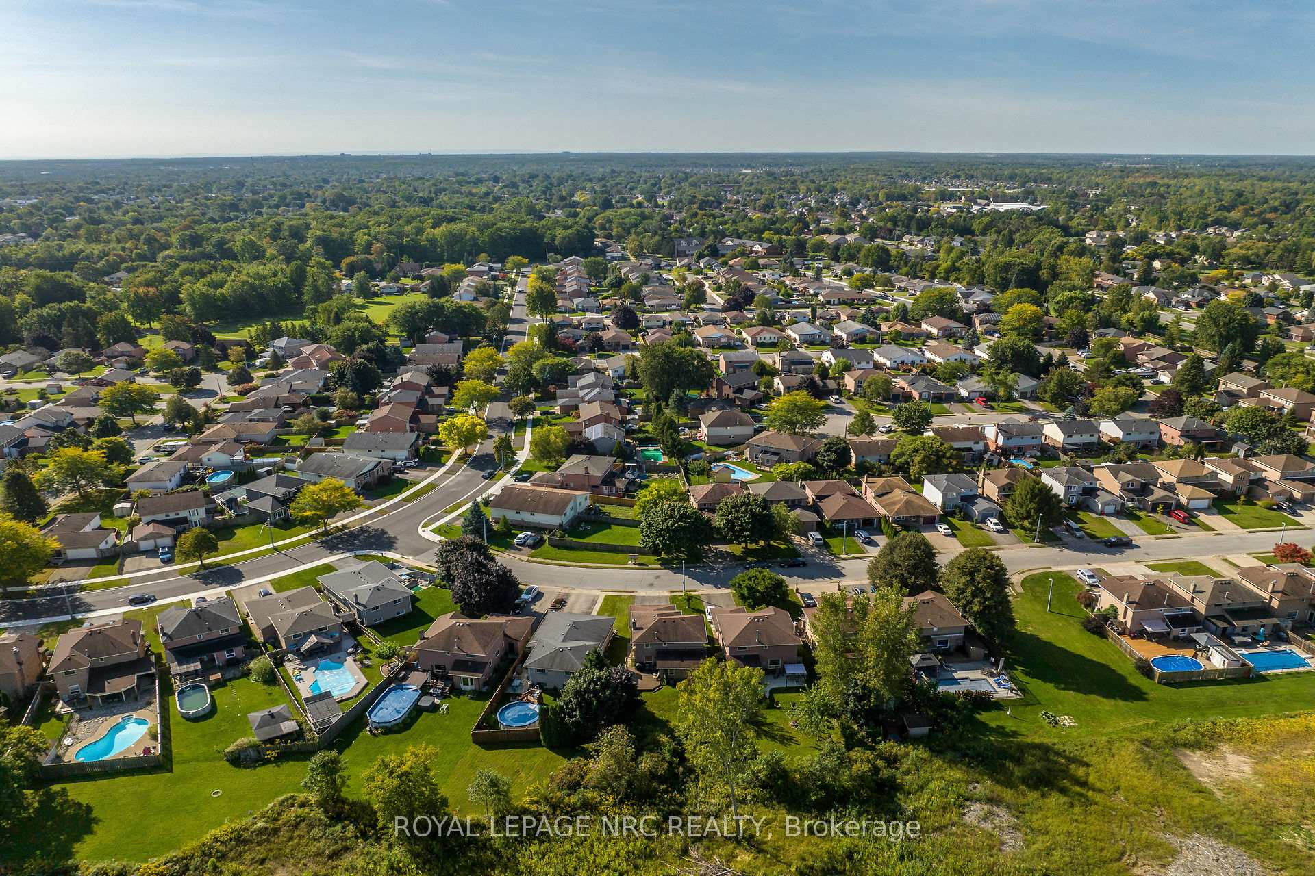 Photo 27 of 143 Briarsdale Crescent, Welland, N. Welland — HOMEH