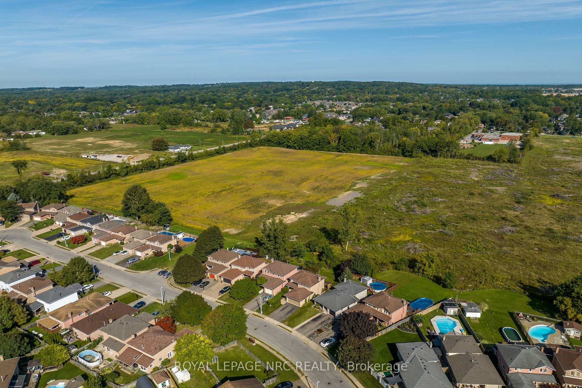 Photo 28 of 143 Briarsdale Crescent, Welland, N. Welland — HOMEH