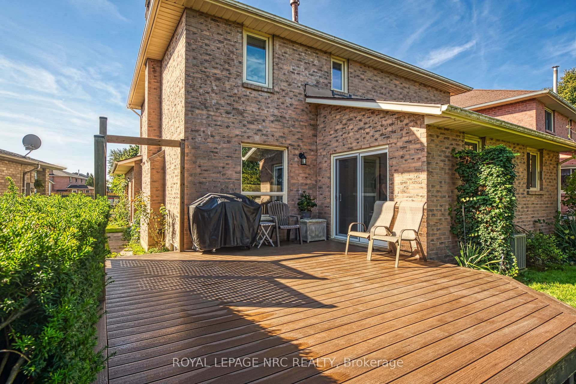 Photo 30 of 143 Briarsdale Crescent, Welland, N. Welland — HOMEH