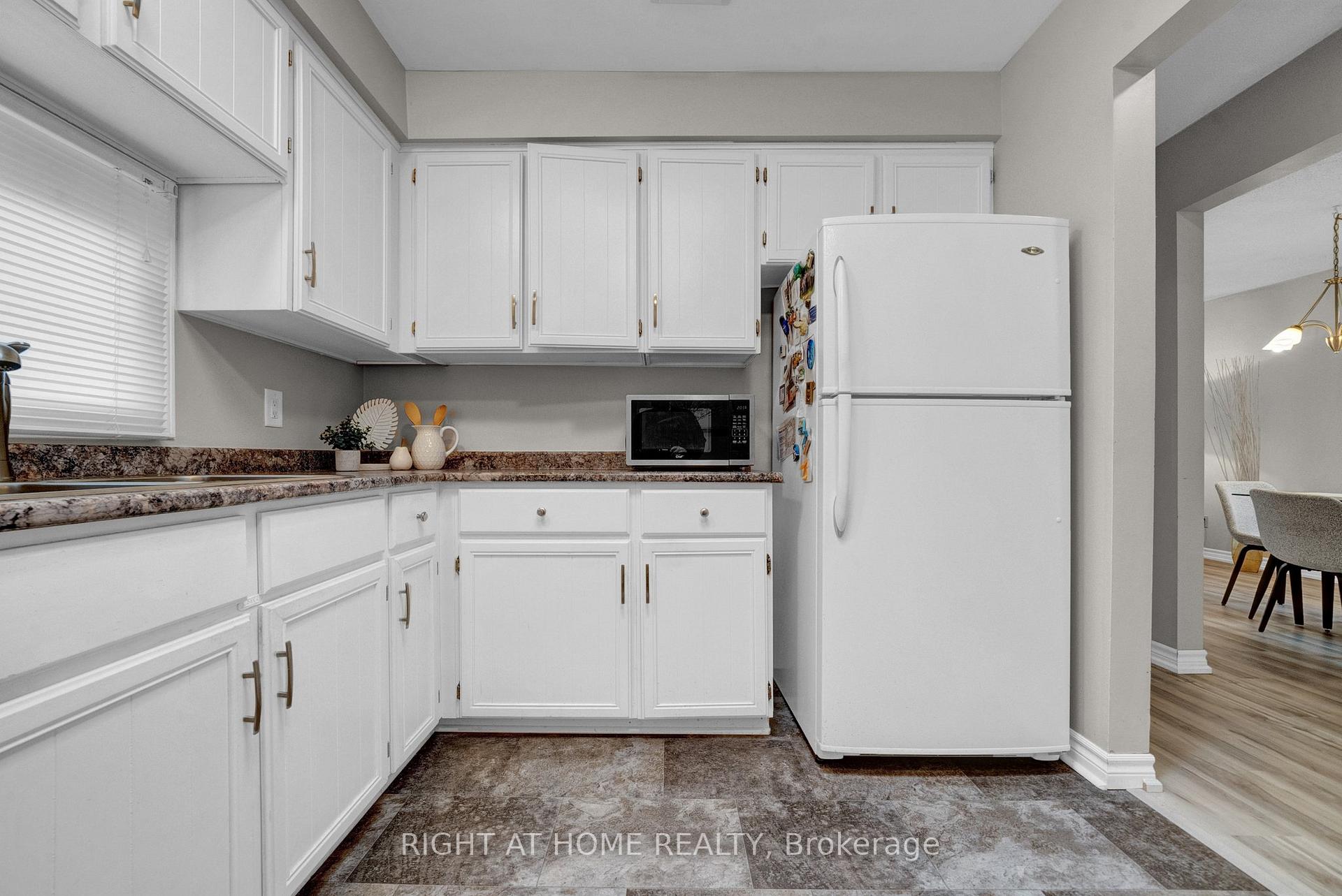 Photo 13 of 115 Ribblesdale Drive, Whitby, Pringle Creek — HOMEH