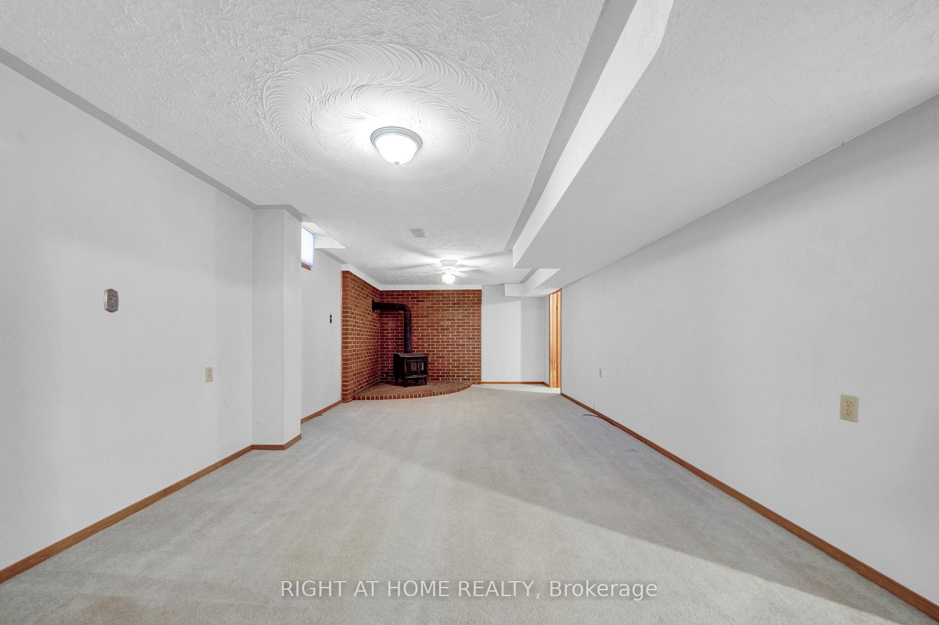 Photo 24 of 115 Ribblesdale Drive, Whitby, Pringle Creek — HOMEH