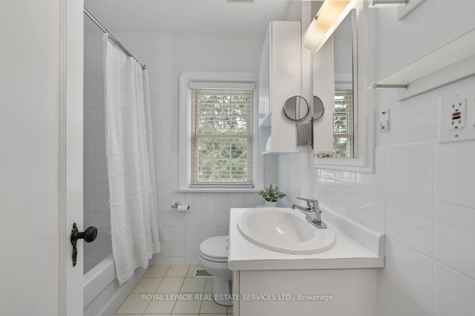 Photo 29 of 326 Indian Grove, Toronto, High Park North — HOMEH