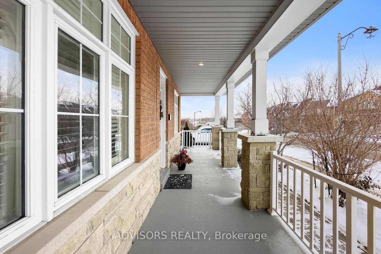 Photo 3 of 35 Northern Dancer Drive, Oshawa, Windfields — HOMEH