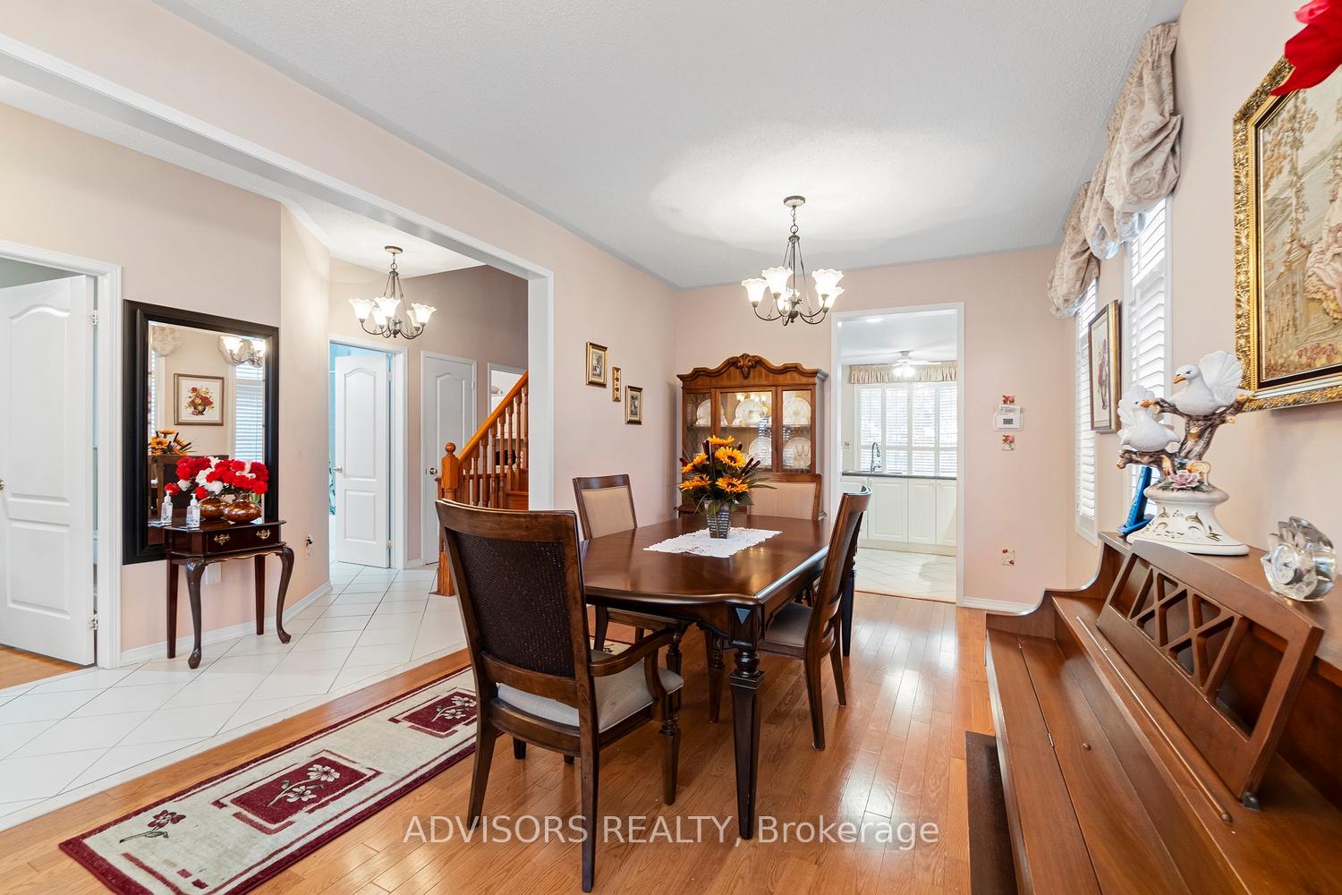 Photo 5 of 35 Northern Dancer Drive, Oshawa, Windfields — HOMEH