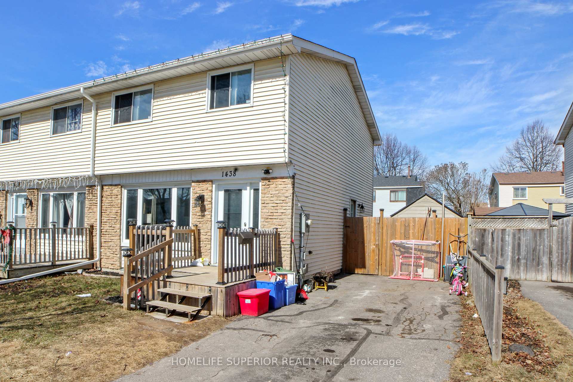 Photo 4 of 1438 Fenelon Crescent, Oshawa, Lakeview — HOMEH