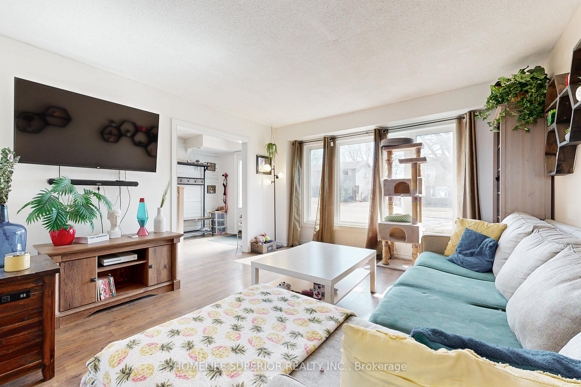 Photo 10 of 1438 Fenelon Crescent, Oshawa, Lakeview — HOMEH