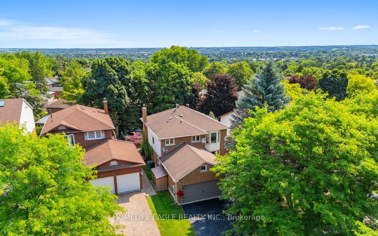Photo 1 of 30 Moffat Crescent, Aurora, Aurora Heights — HOMEH