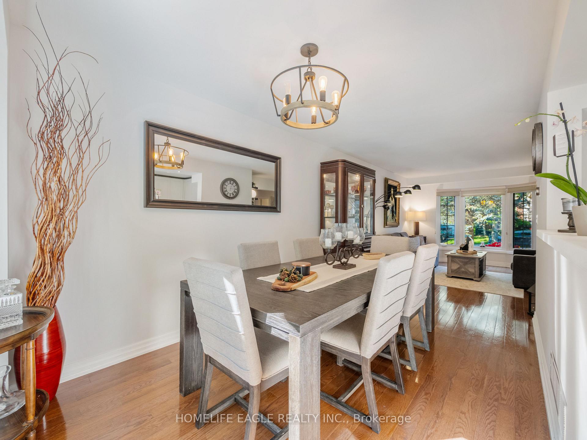 Photo 3 of 30 Moffat Crescent, Aurora, Aurora Heights — HOMEH