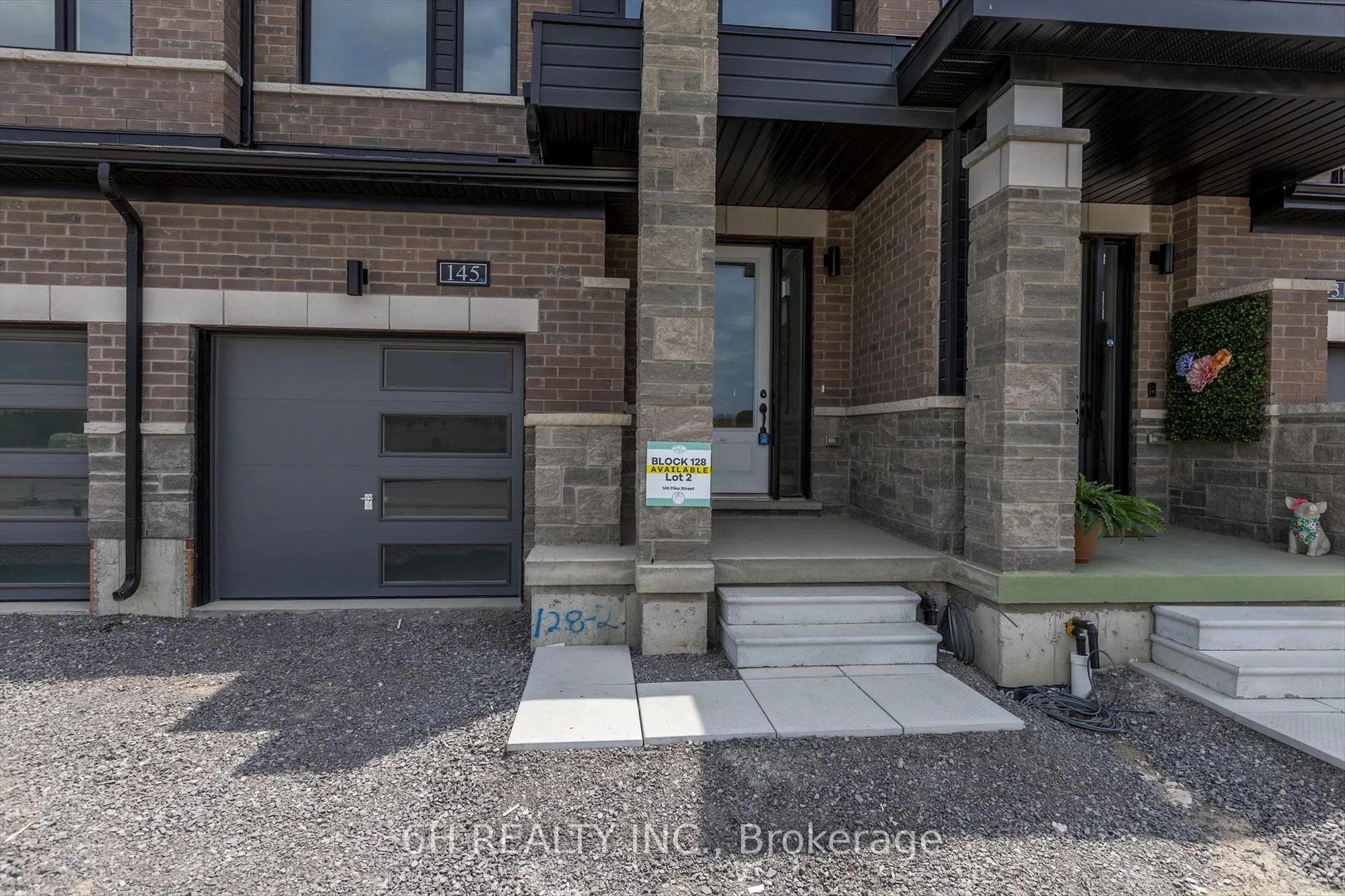 Photo 2 of 145 Pike Street, Peterborough, Monaghan Ward 2 — HOMEH