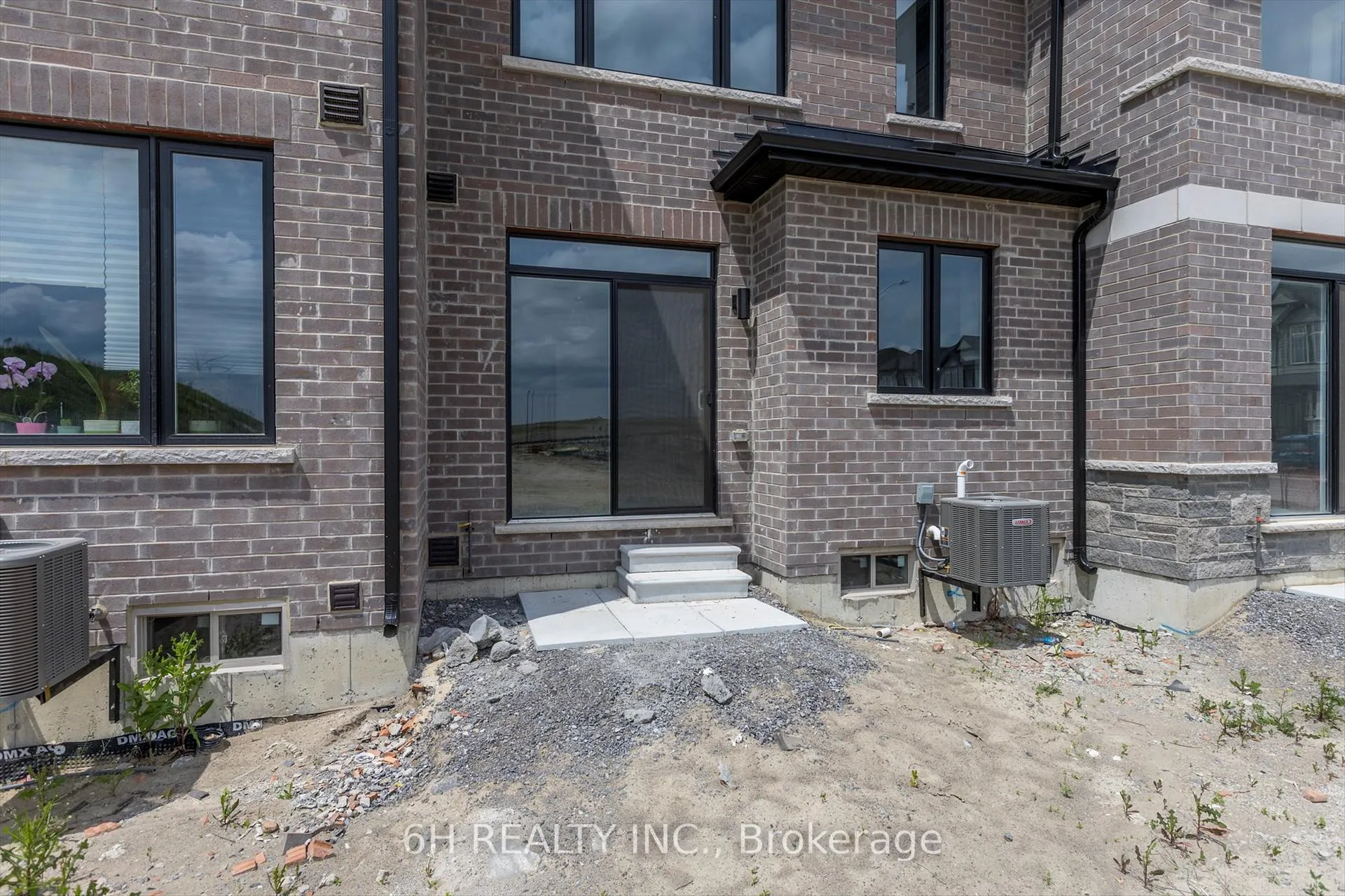 Photo 44 of 145 Pike Street, Peterborough, Monaghan Ward 2 — HOMEH